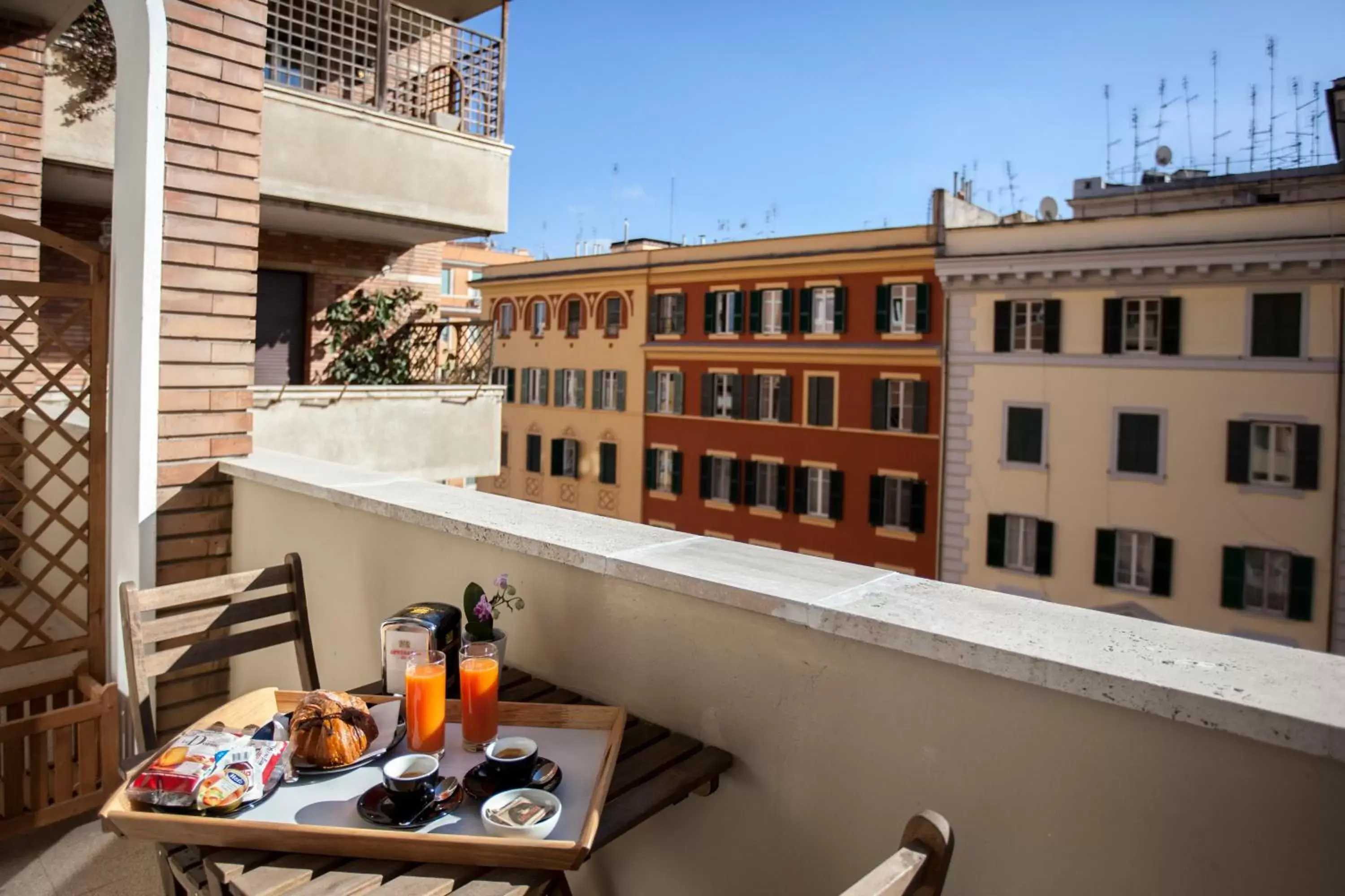 Day, Balcony/Terrace in Un Attimo A Roma B&B
