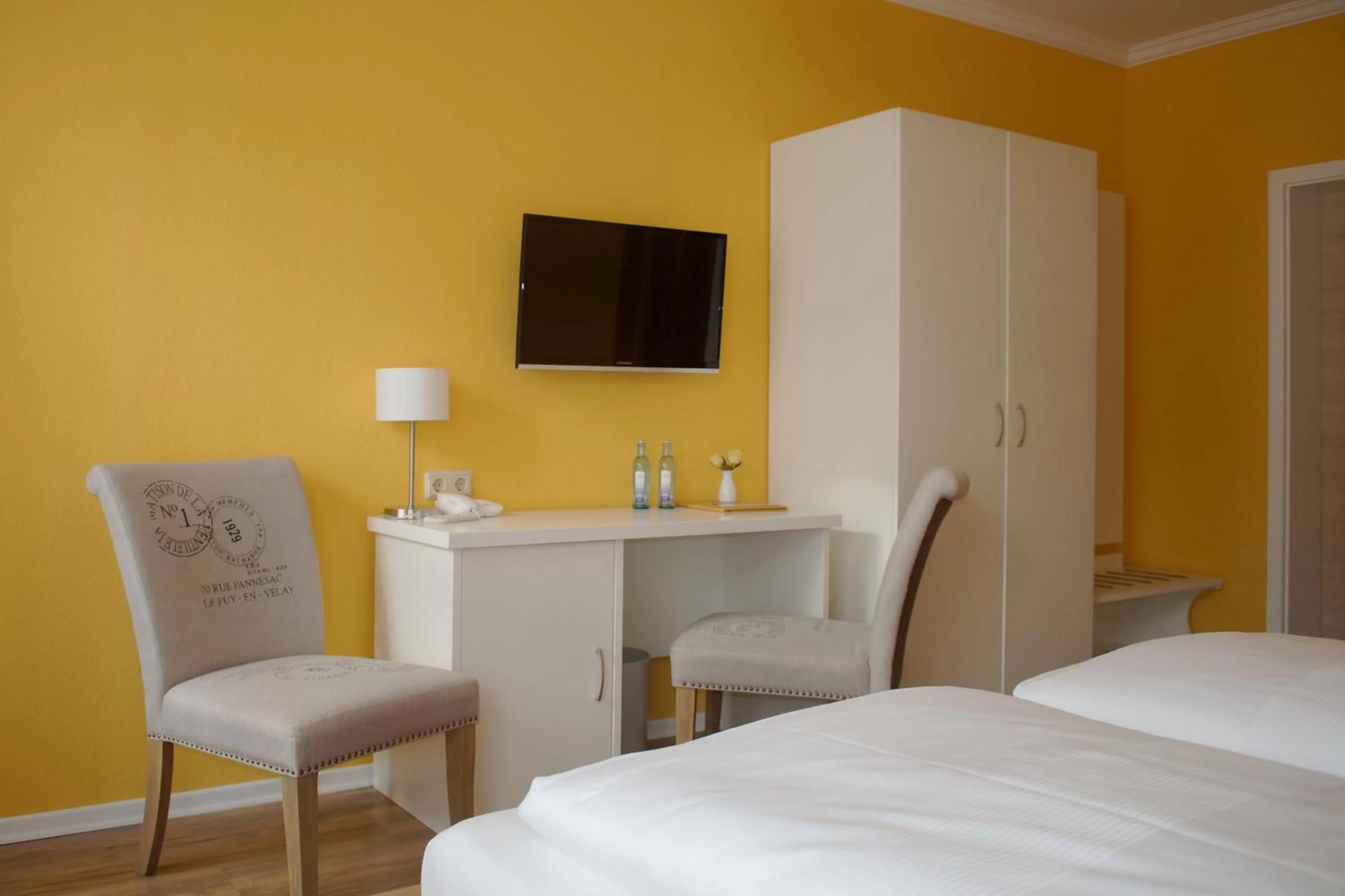 Bedroom, Bed in Hotel Am Obermarkt