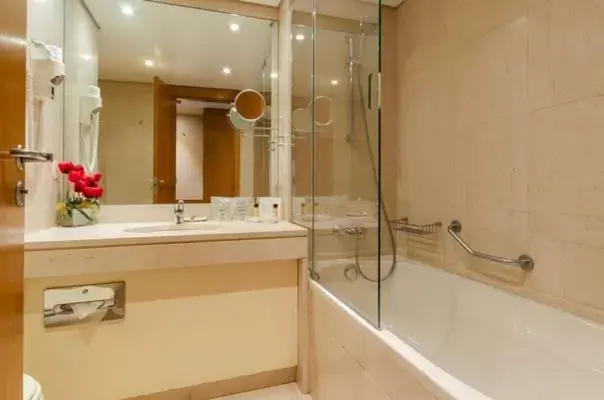 Bathroom in Hotel Marques De Pombal