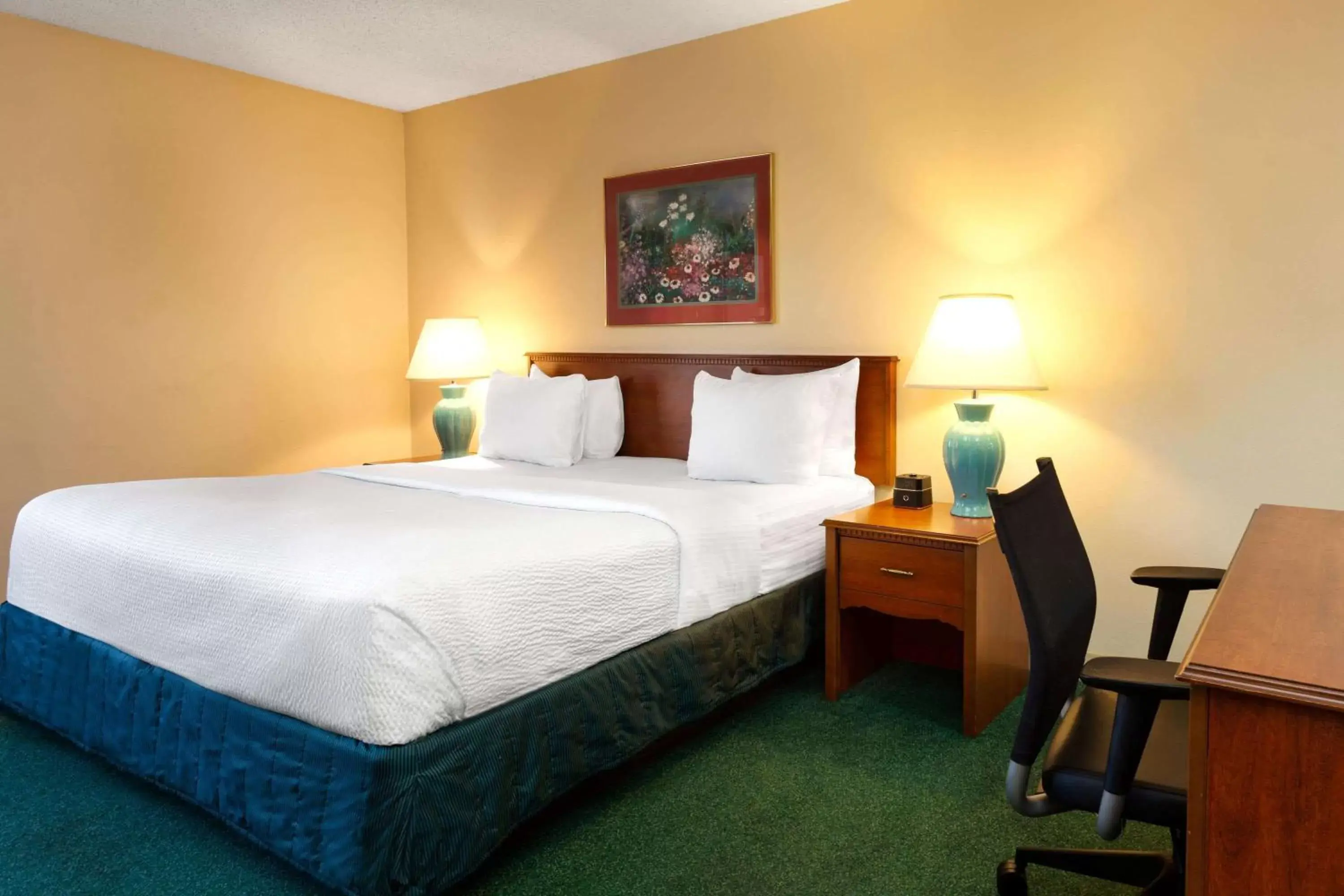 Photo of the whole room, Bed in La Quinta Inn by Wyndham Wausau