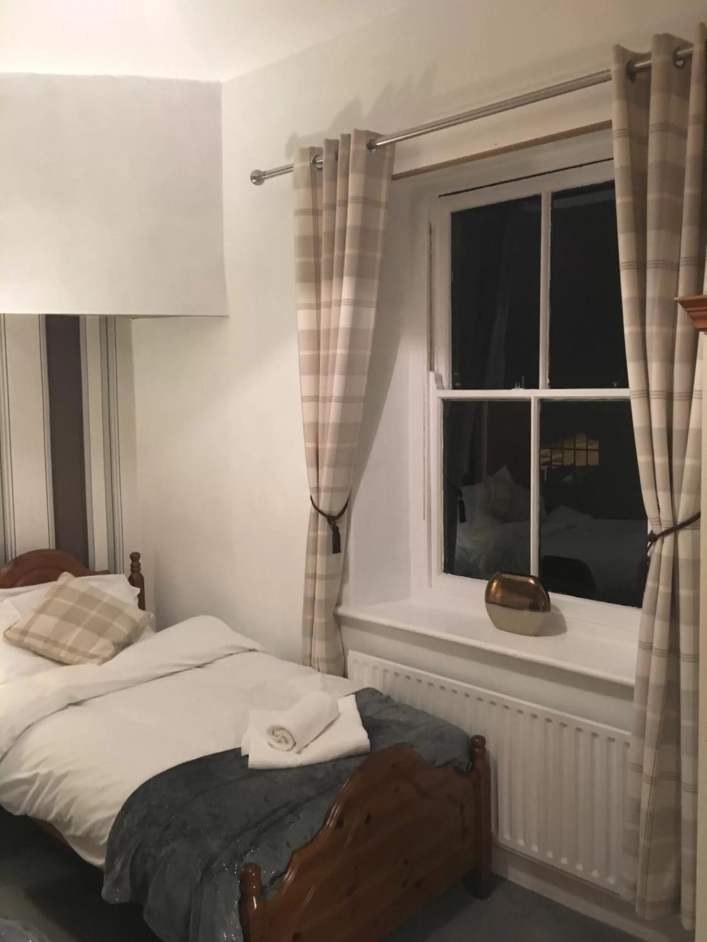 Bed in The Dyvels Inn