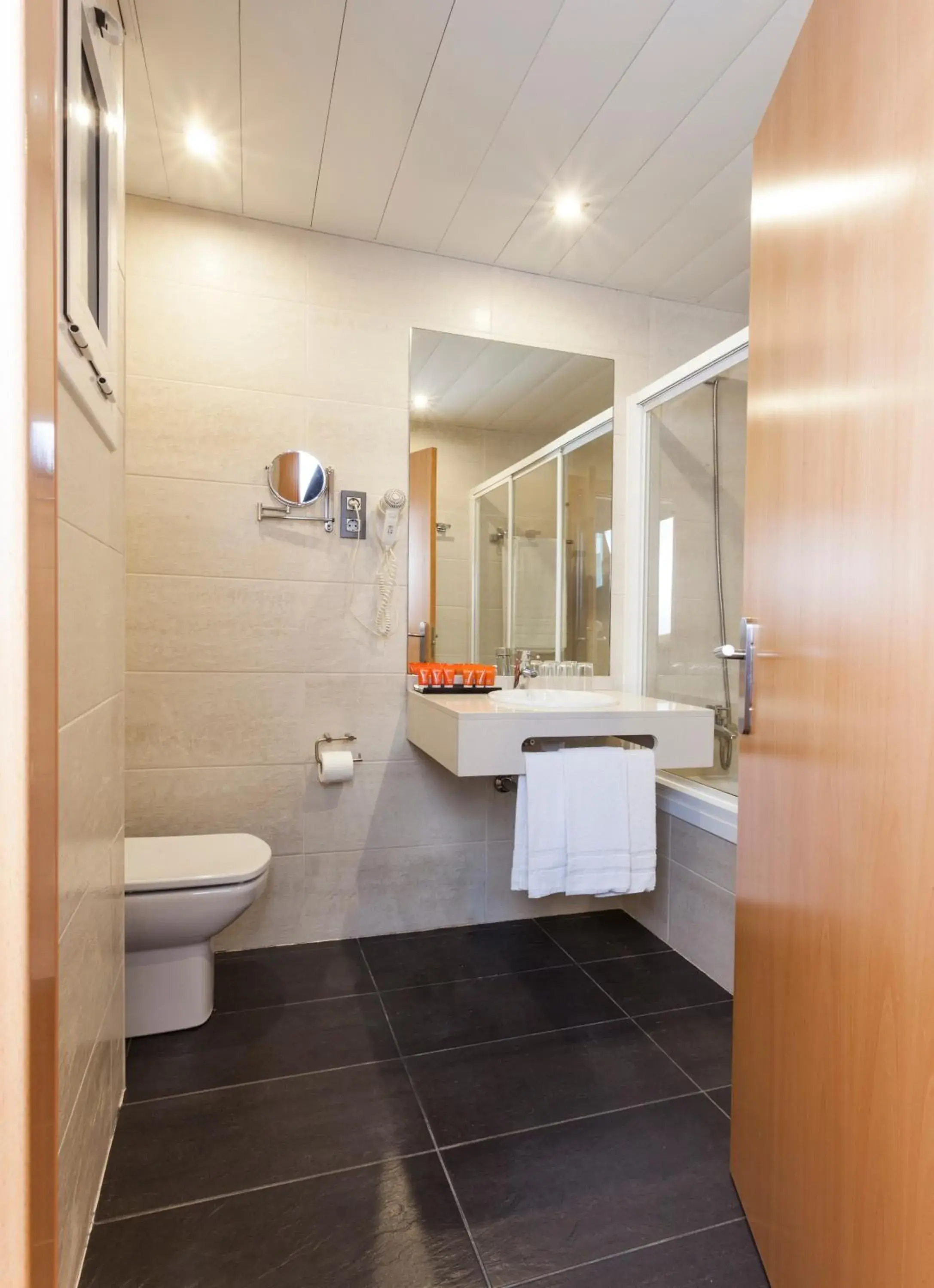 Bathroom in Hotel Horitzo by Pierre & Vacances