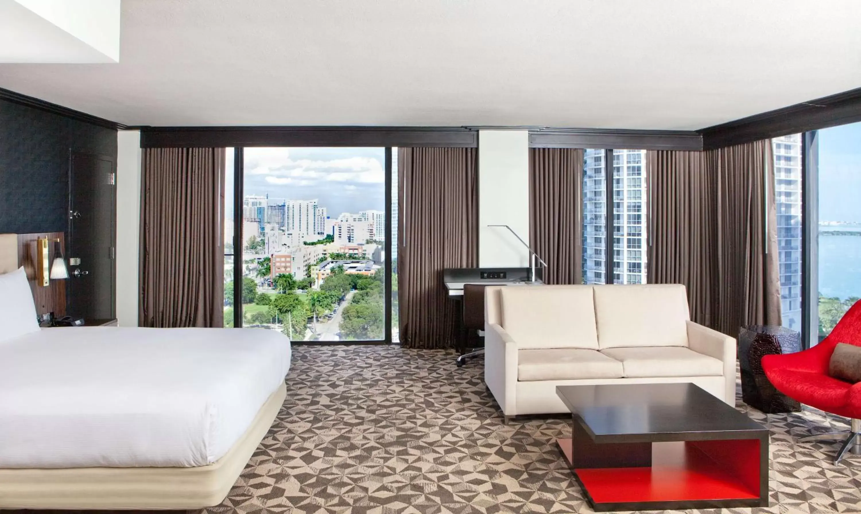 Bedroom in Hilton Miami Downtown