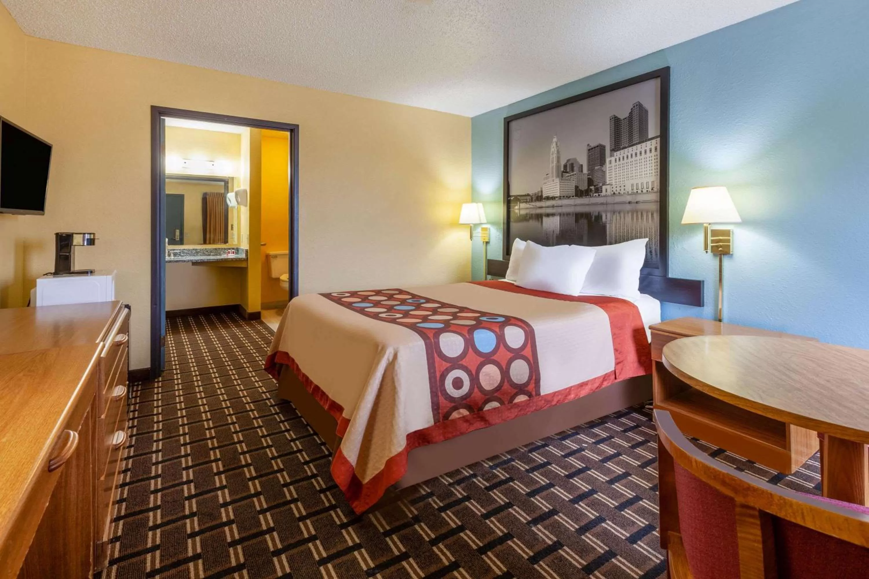 Bedroom, Bed in Super 8 by Wyndham Newcomerstown