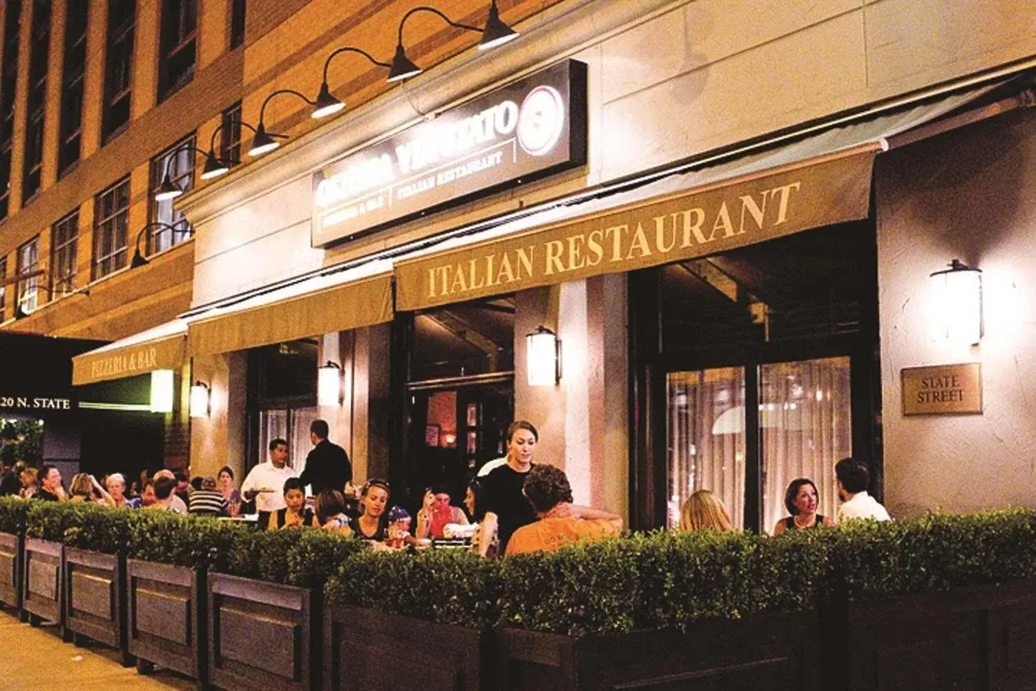 Restaurant/places to eat in Embassy Suites Chicago - Downtown River North