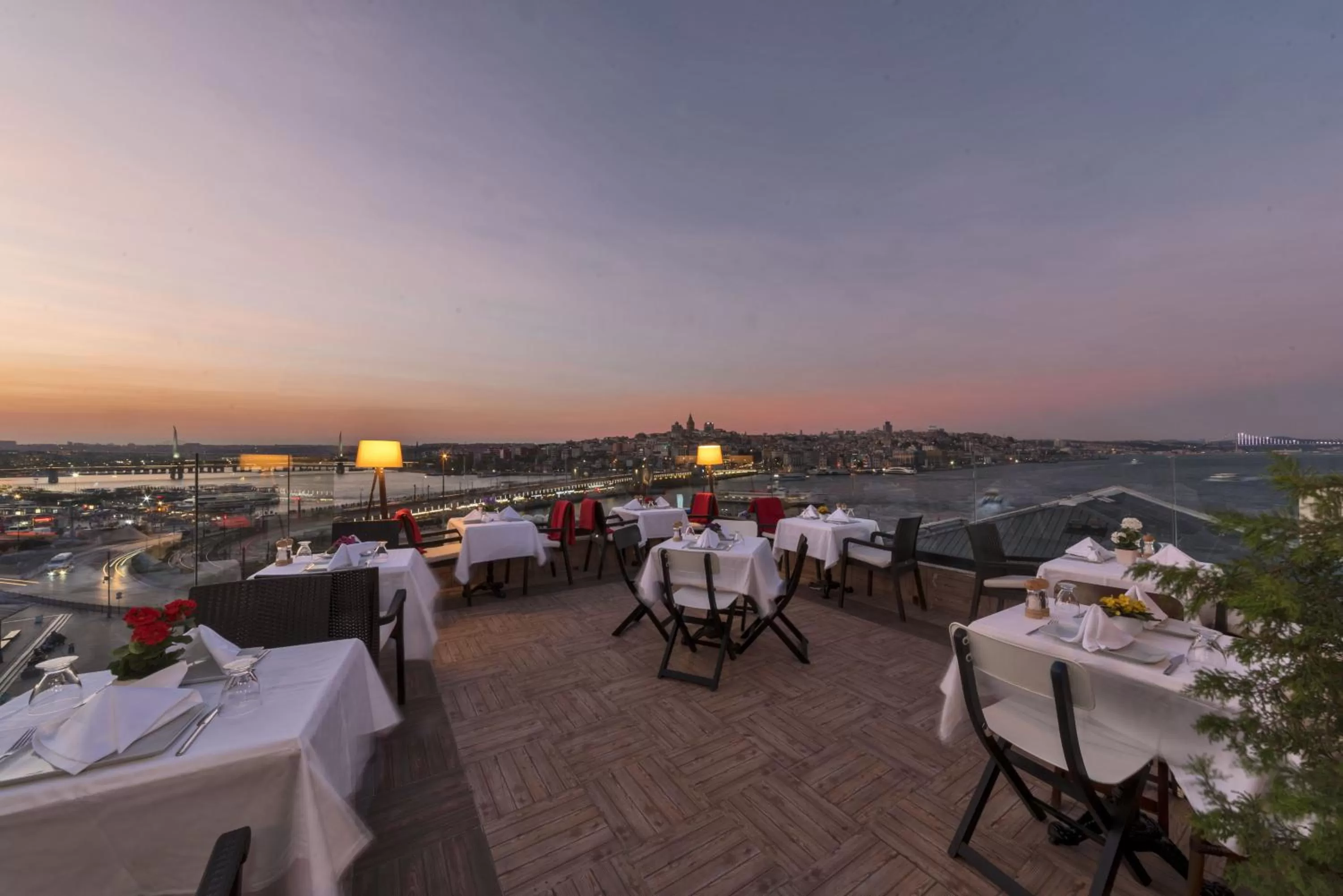 Restaurant/places to eat in Alpek Hotel