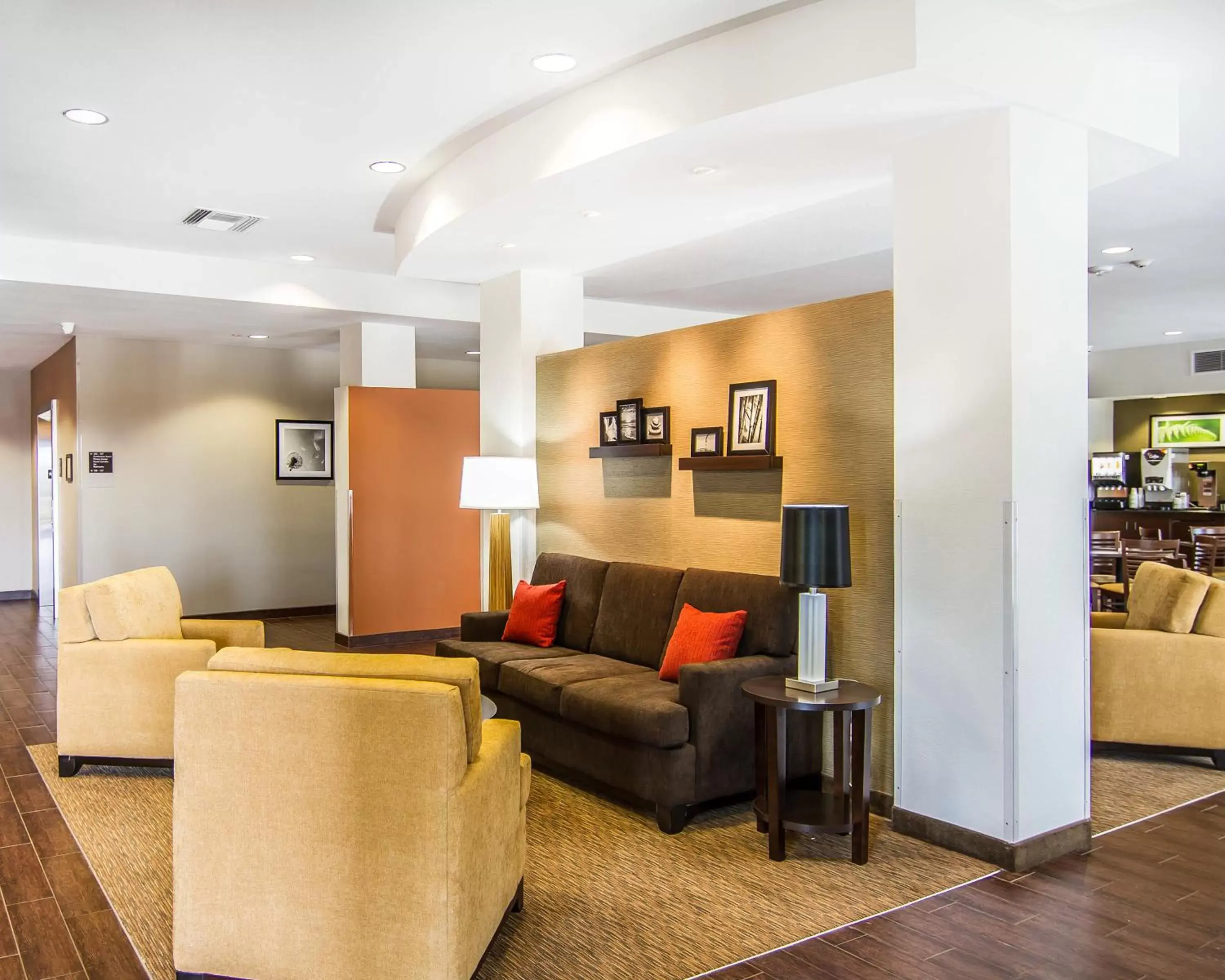 Lobby or reception, Seating Area in MainStay Suites Lufkin