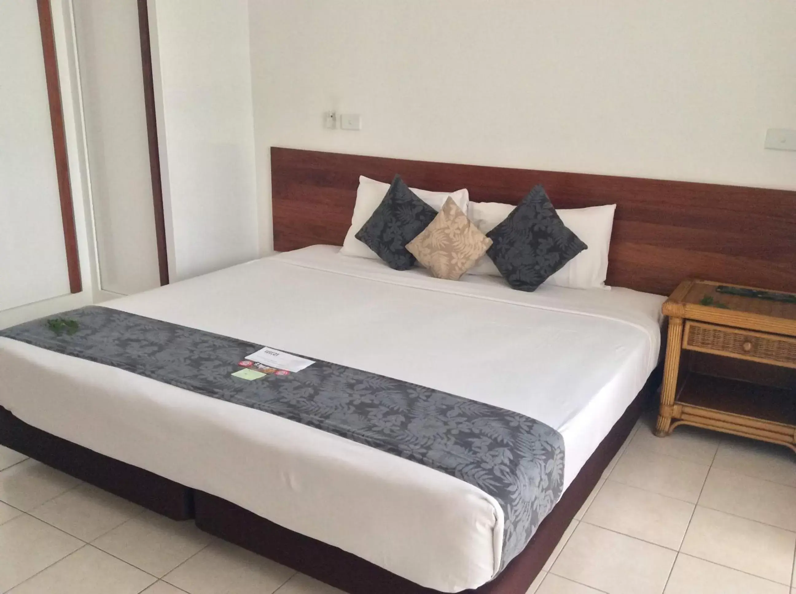 Bed in The Melanesian Port Vila