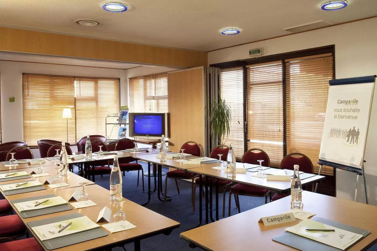 Business facilities in Campanile Moulins Avermes