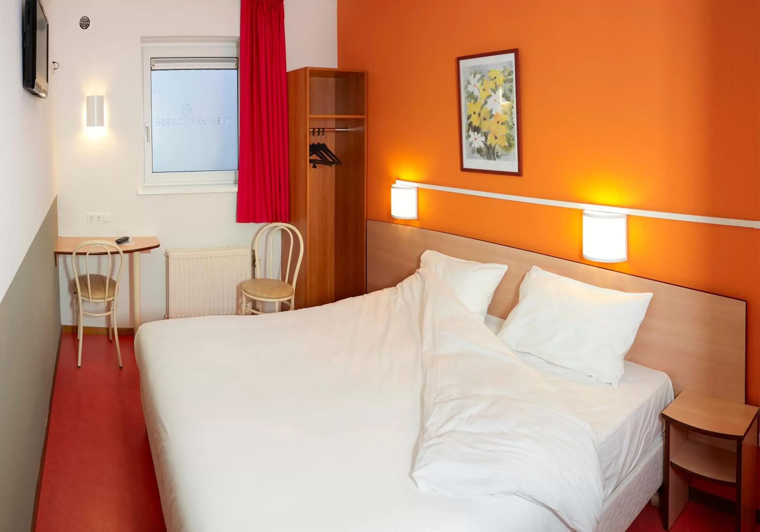 Bed in Premiere Classe Hotel Breda