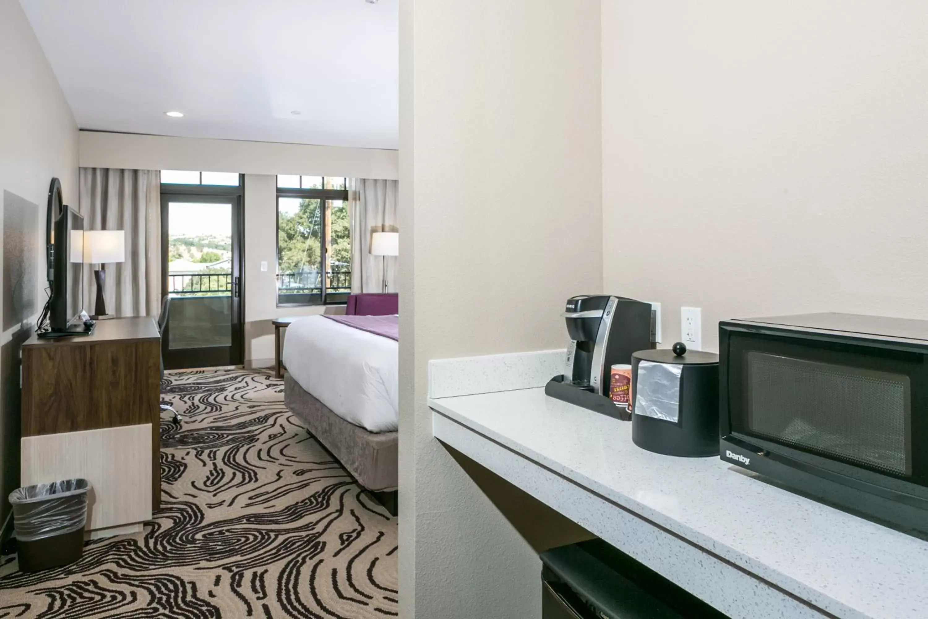 TV/Entertainment Center in Hotel Siri Downtown - Paso Robles