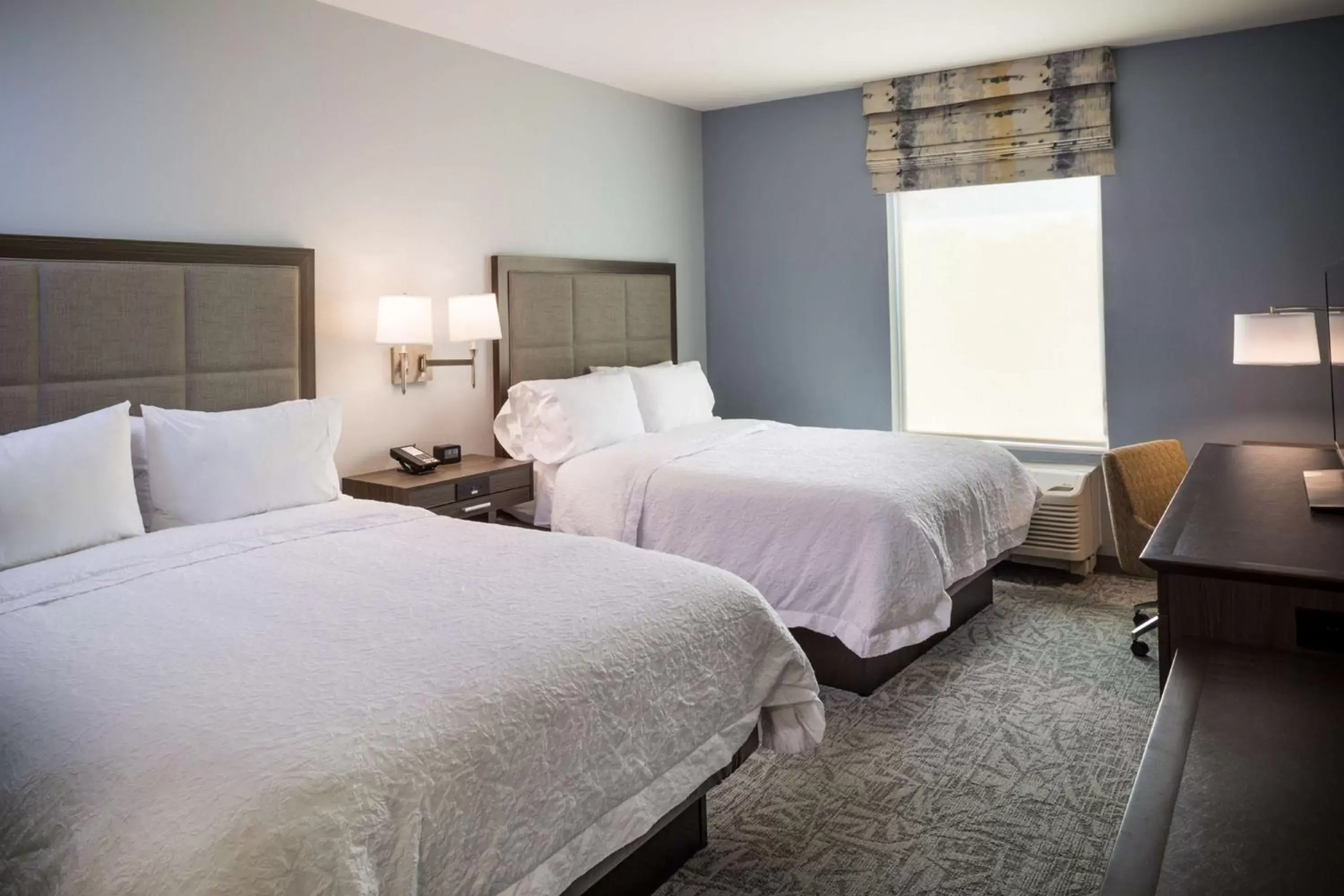 Bed in Hampton Inn Atlantic City/Absecon, NJ