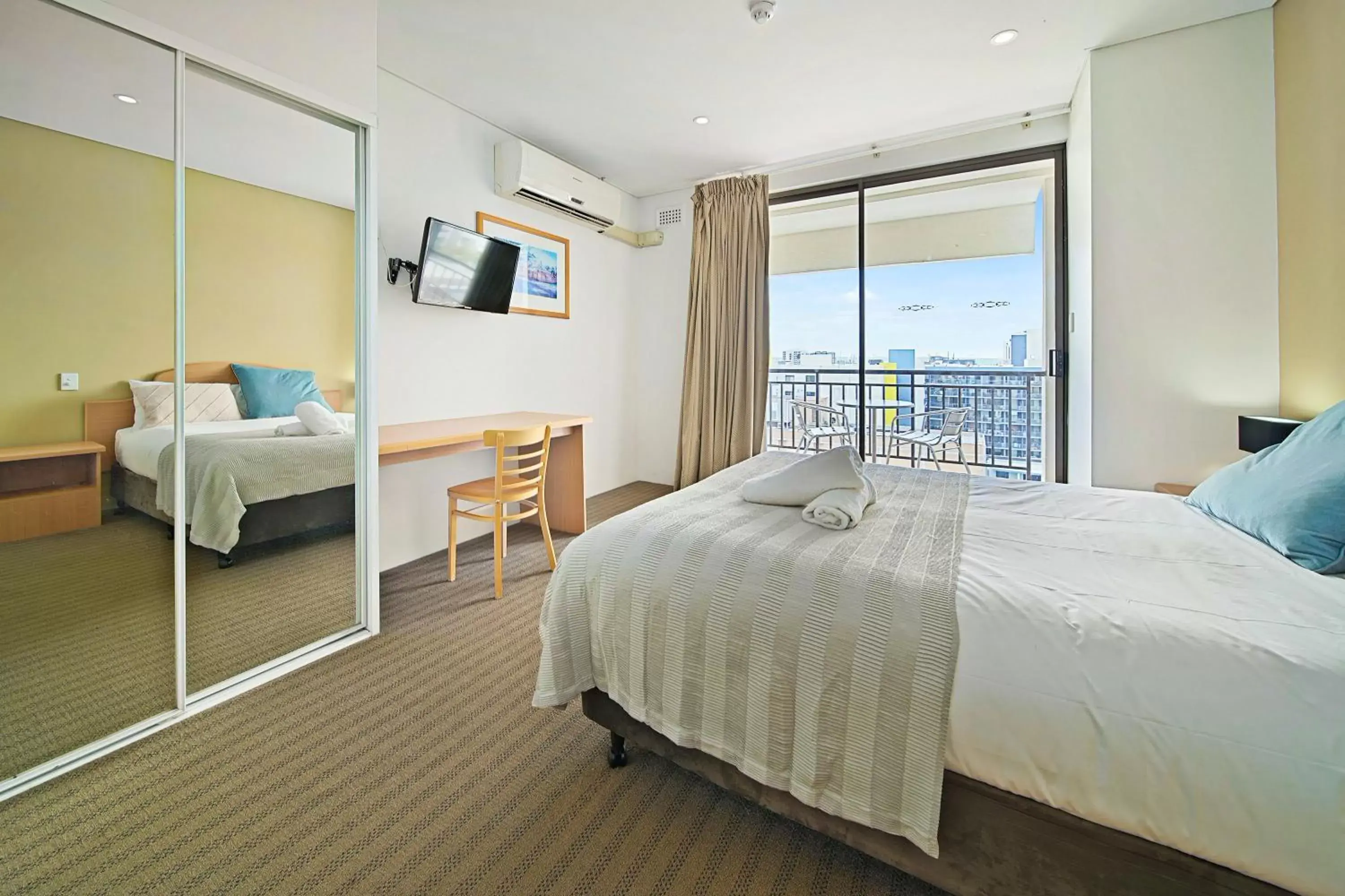 Bedroom, Bed in All Suites Perth