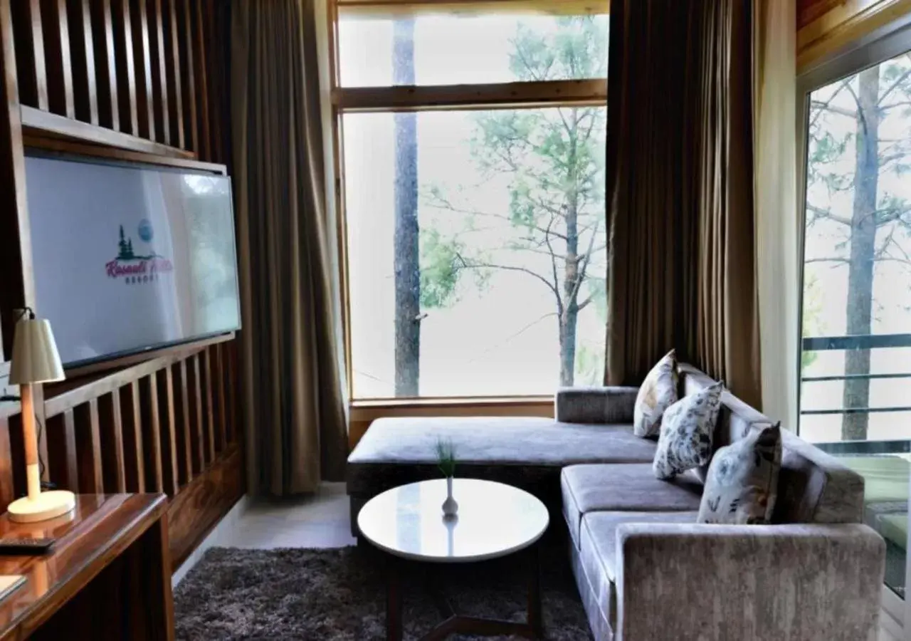 Living room, Seating Area in Kasauli Hills Resort