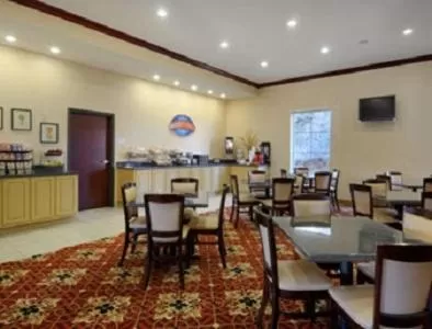 Restaurant/places to eat in Baymont by Wyndham Henderson