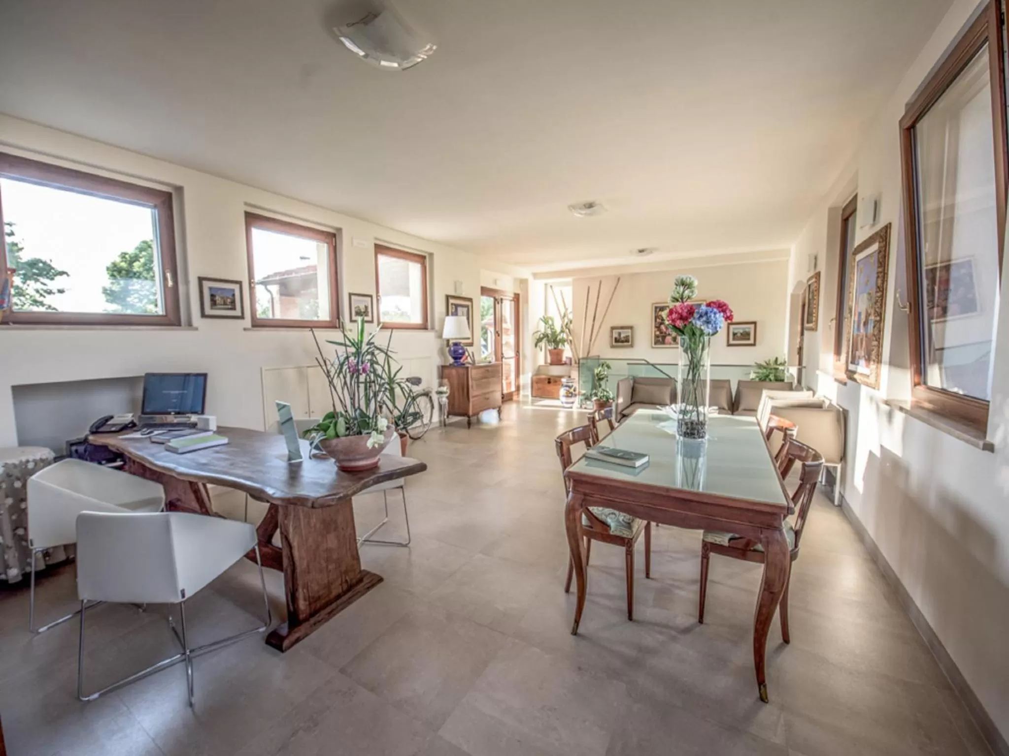 Lobby or reception in Albergo La Foresteria