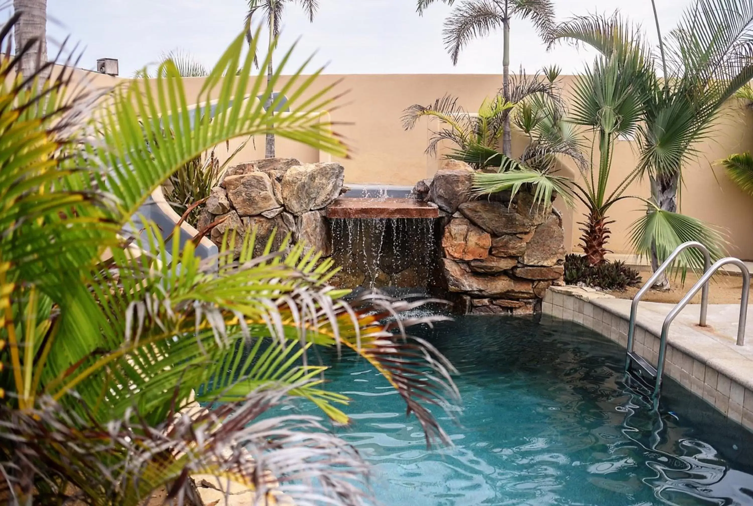 Swimming Pool in Cerritos Beach Inn