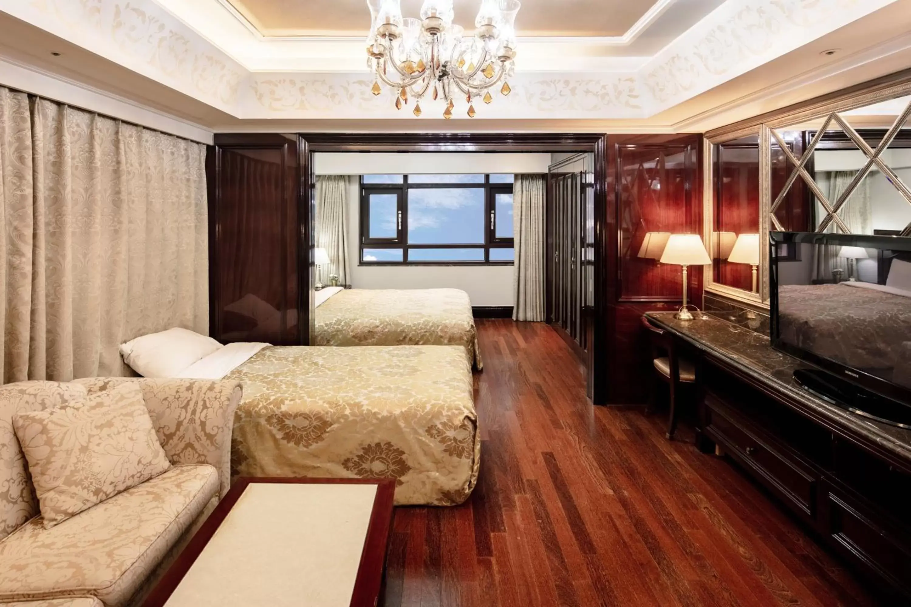 Sapphire Family Double Room (randomly assigned bed type) in Gangnam Artnouveau City