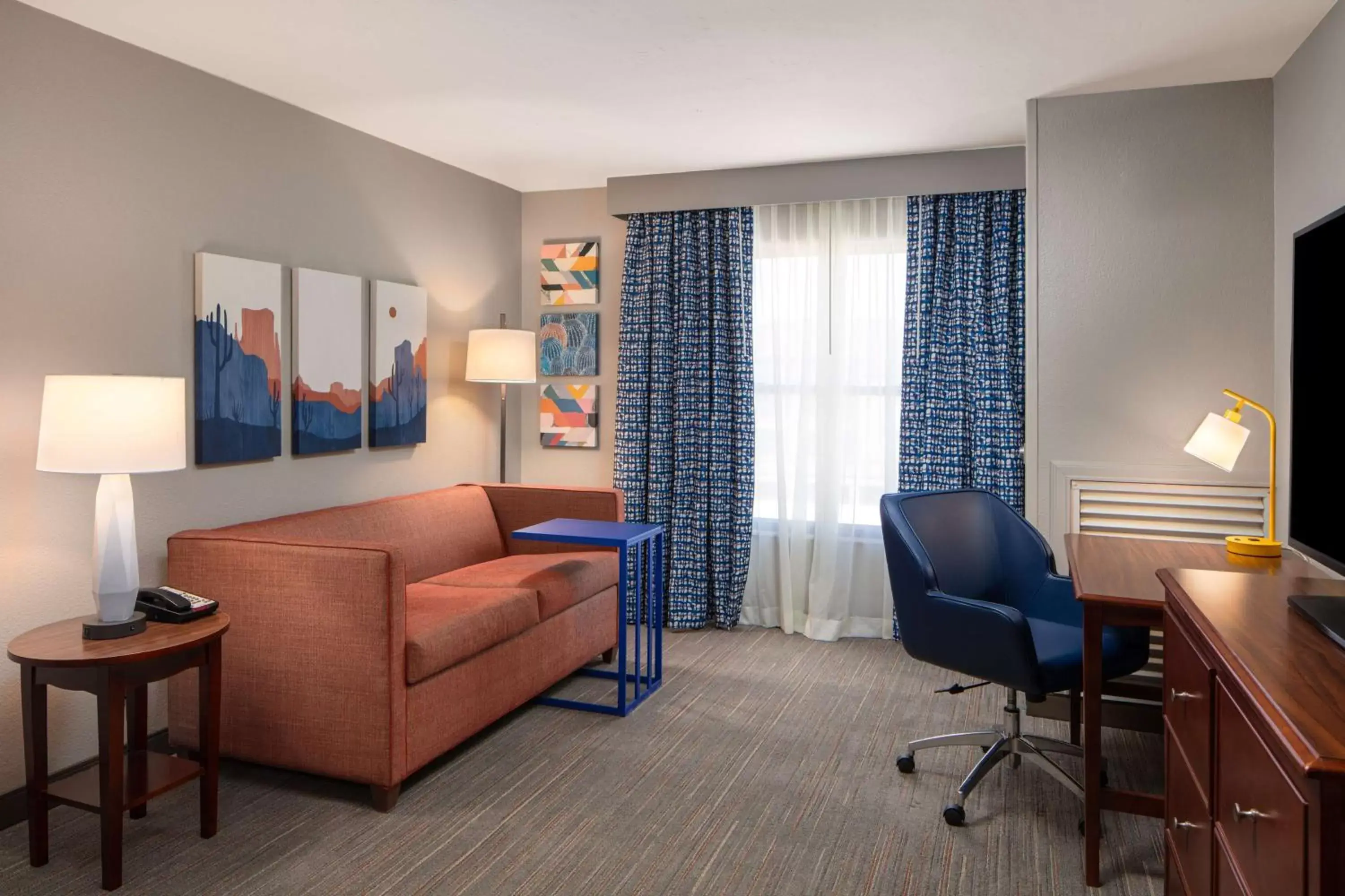 Bedroom, Seating Area in Hampton Inn & Suites El Paso-Airport