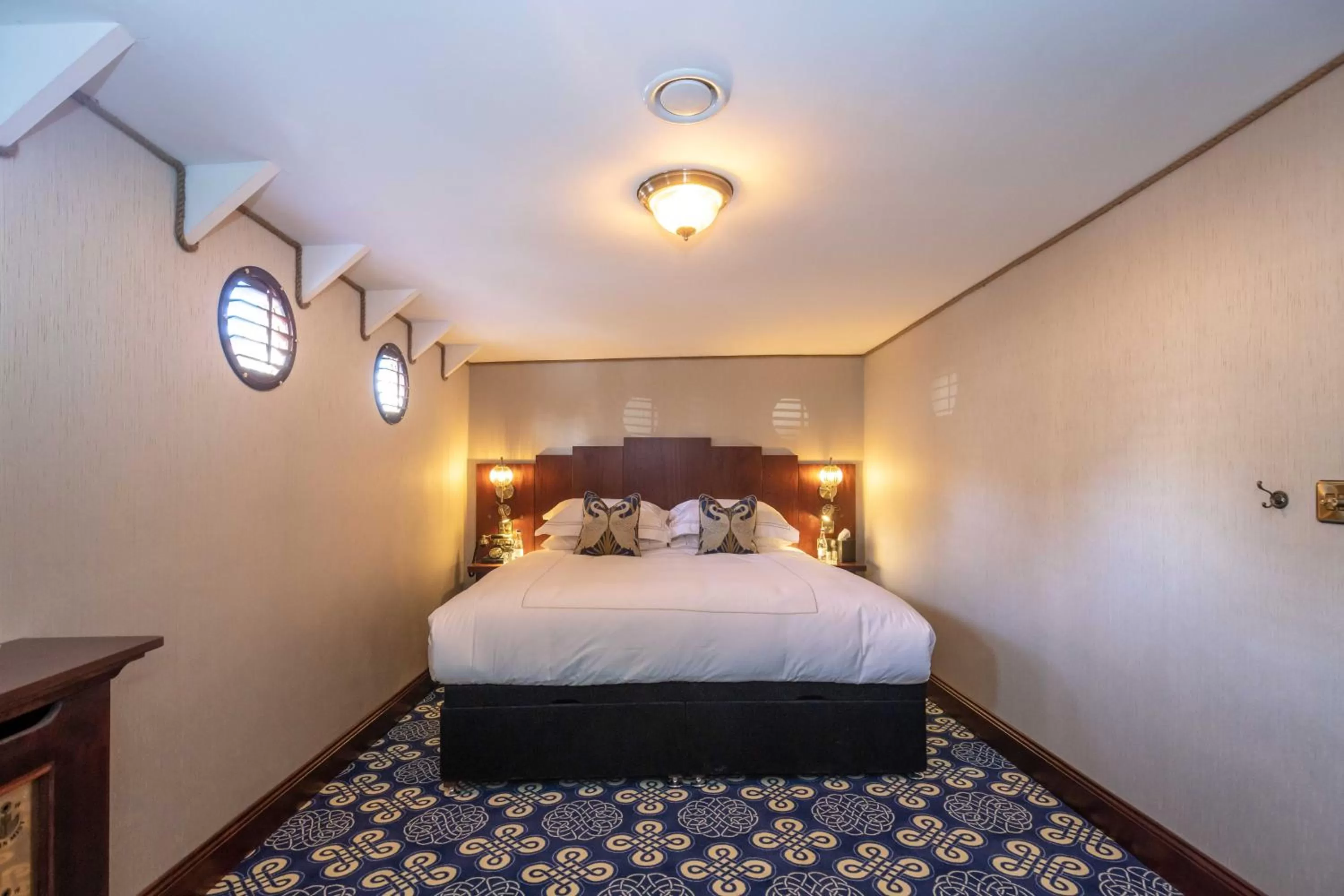 Bed in Ocean Mist Leith