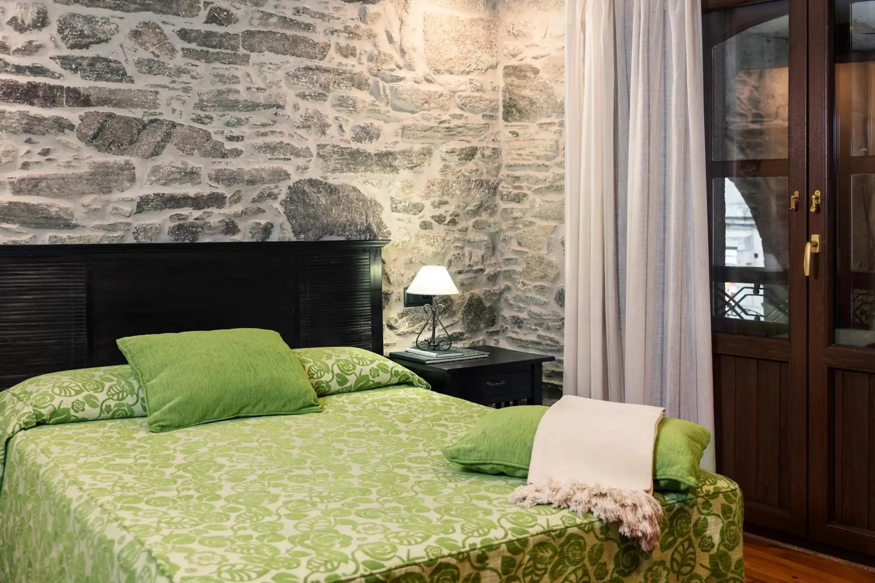 Single Room in Hotel Rua Villar Single Room in Hotel Rua Villar