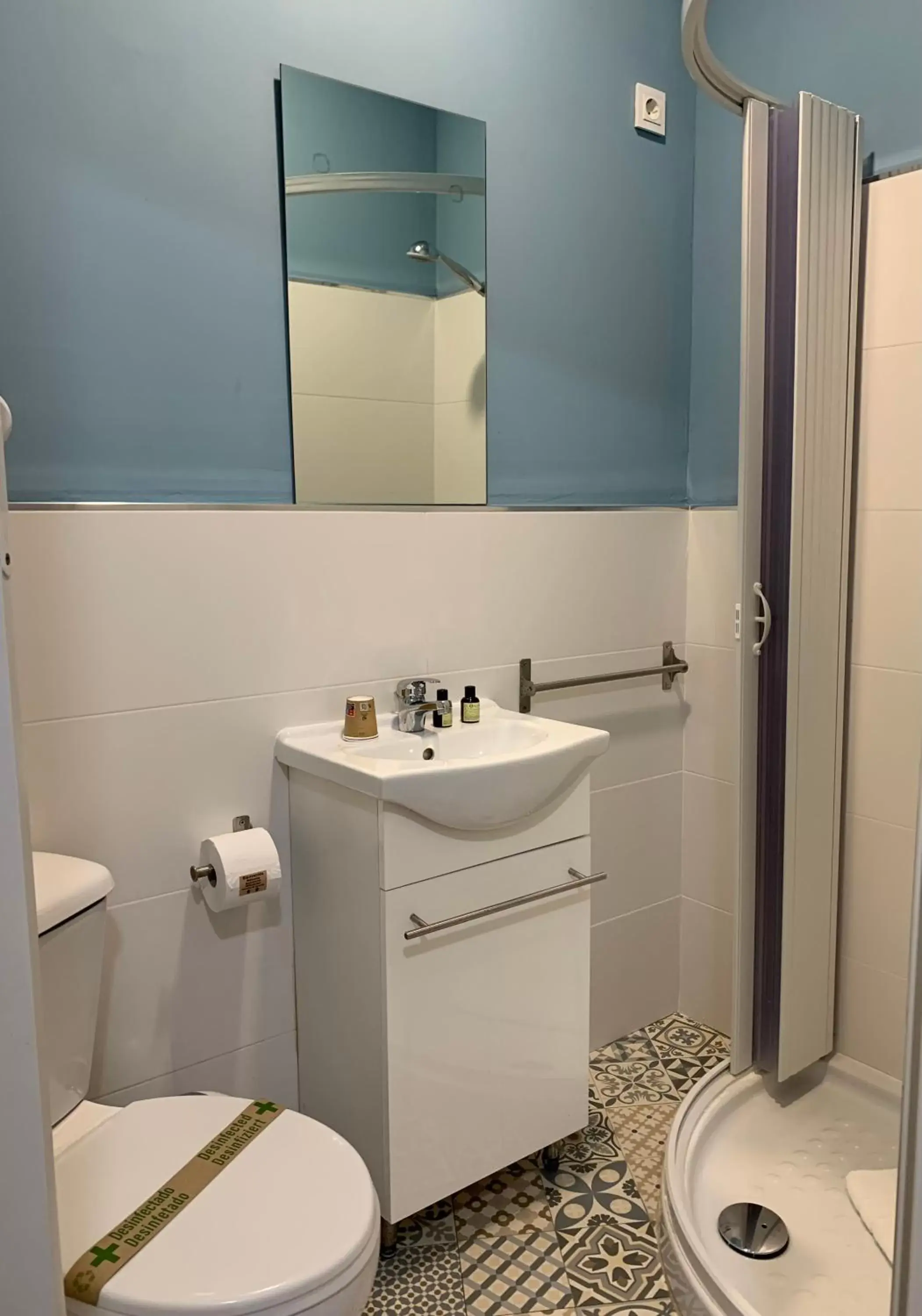 Bathroom in Hostel SEA&DREAMS Calpe