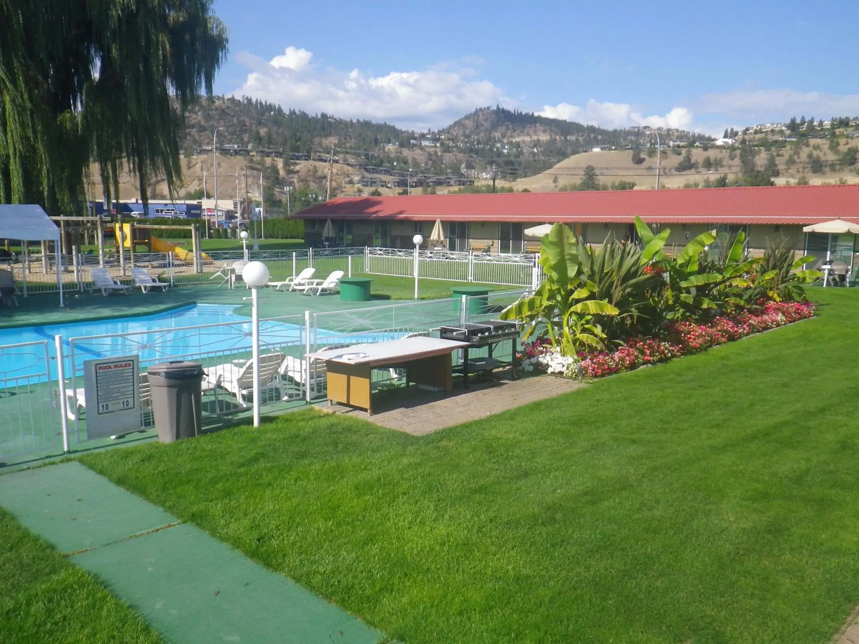 Garden, Pool View in Okanagan Seasons Resort