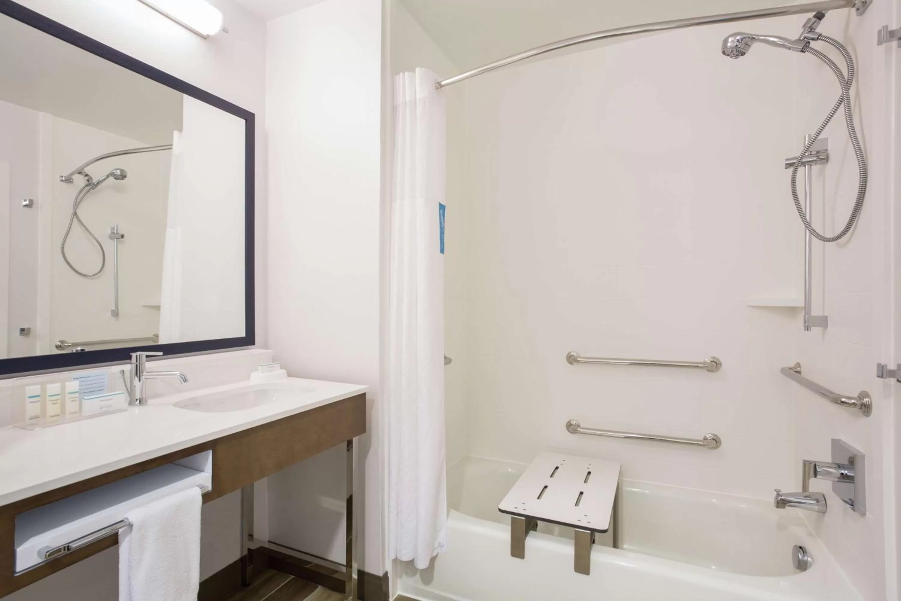 King Room - Hearing Accessible in Hampton Inn & Suites Denver-Downtown