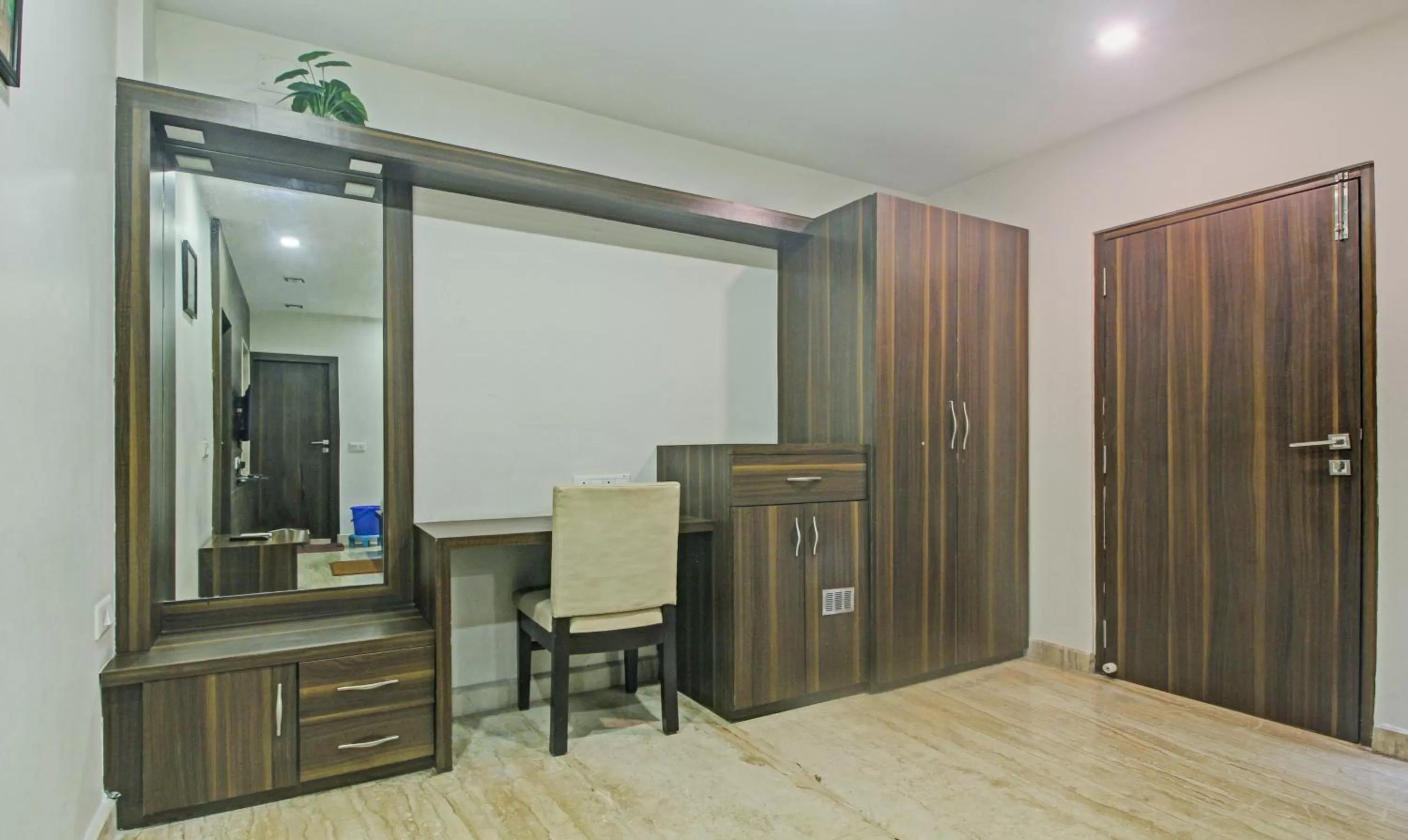 wardrobe in Treebo Sreema Saltlake Near City Centre Mall