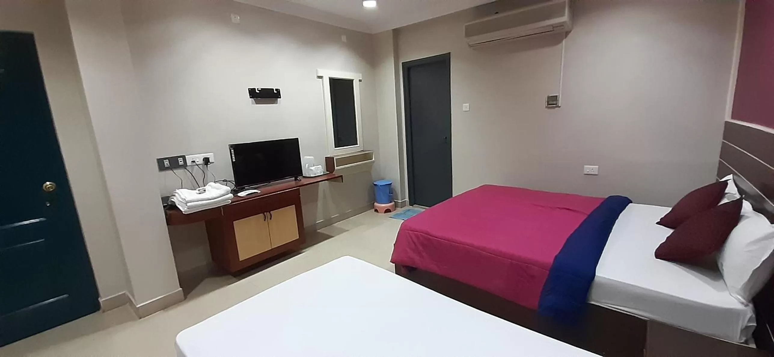 TV and multimedia, Bed in A.S.K Residency