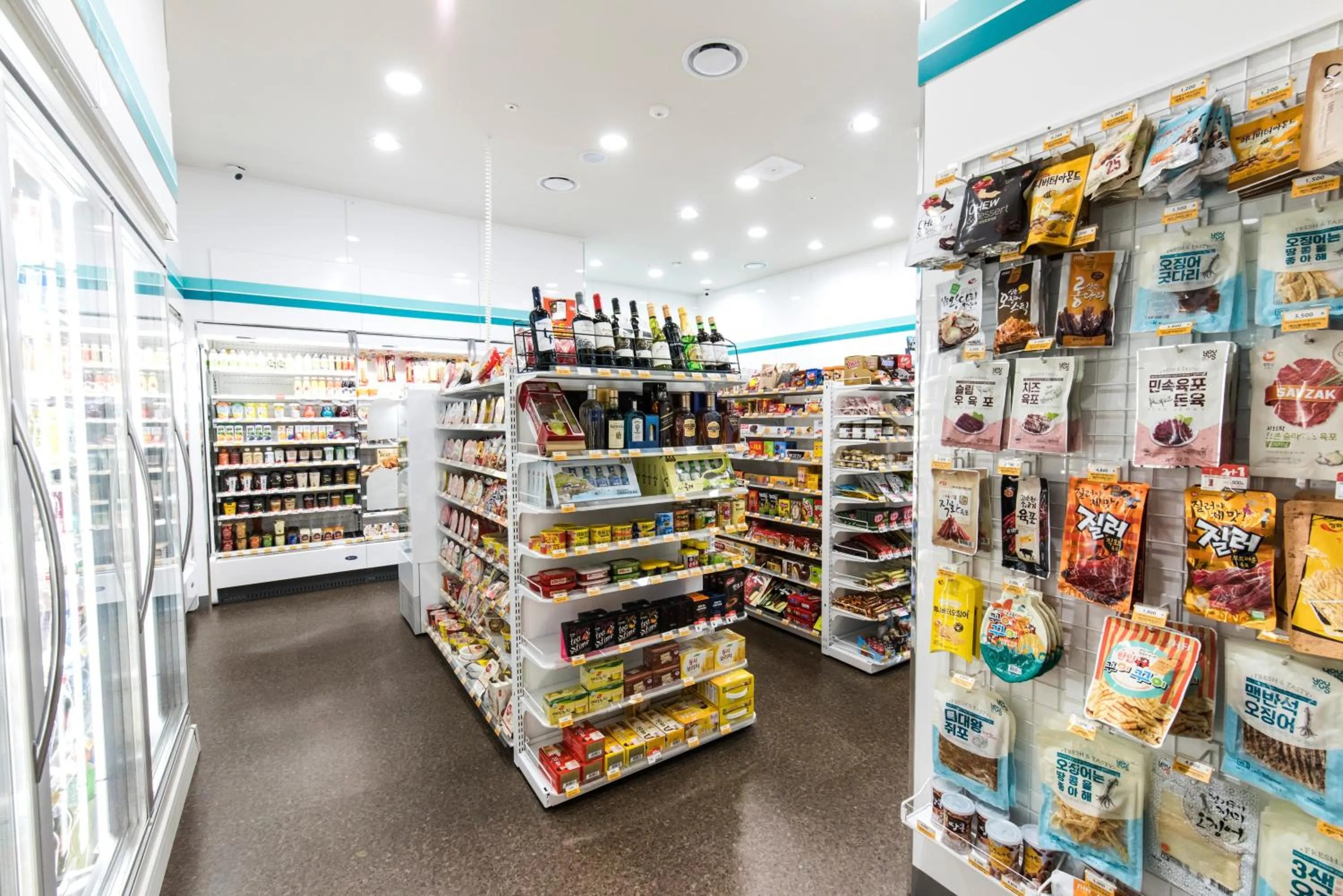 Supermarket/grocery shop in Hotel Nanta Jeju