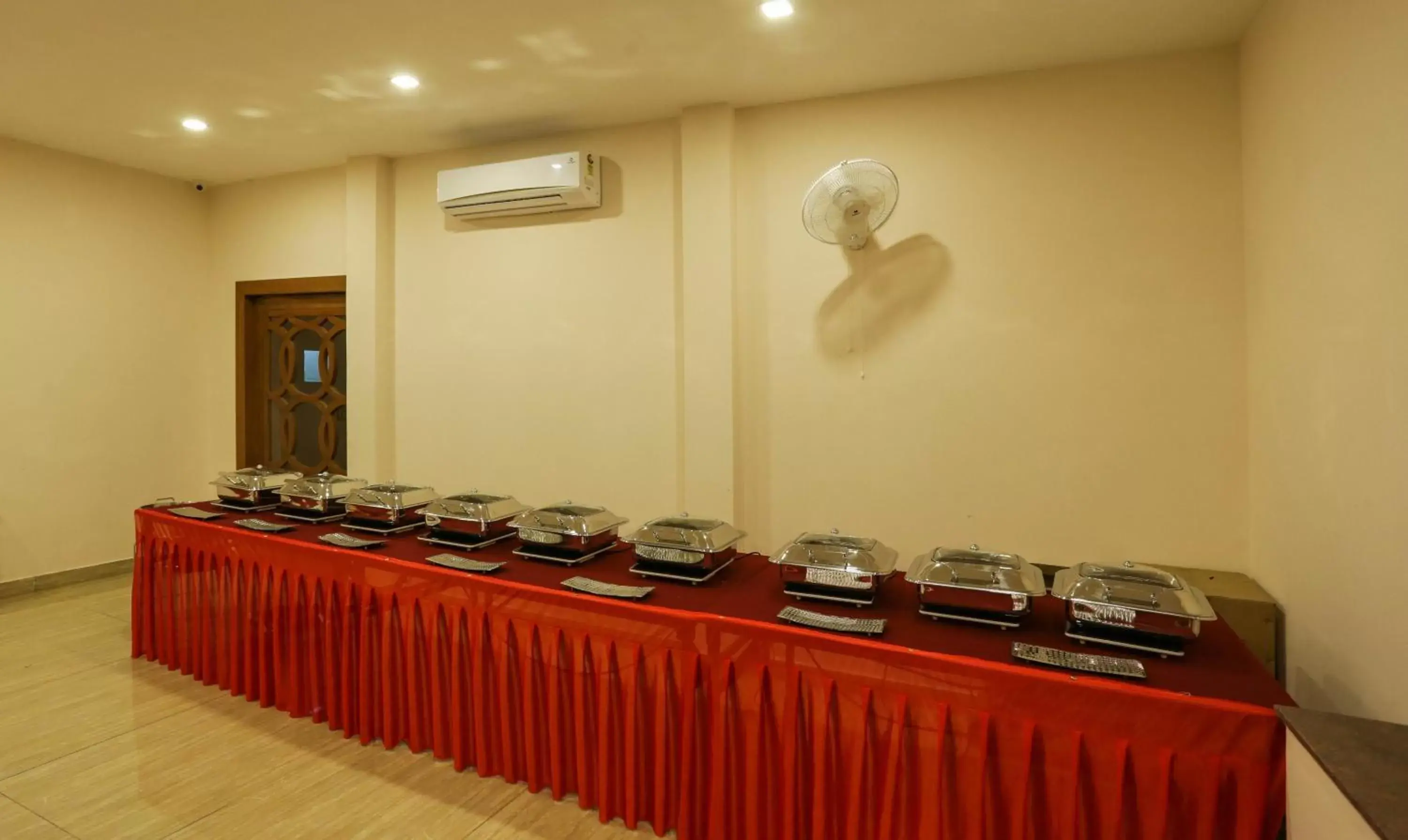 Restaurant/places to eat in Treebo Blessing Bells Restaurant/places to eat in Treebo Blessing Bells