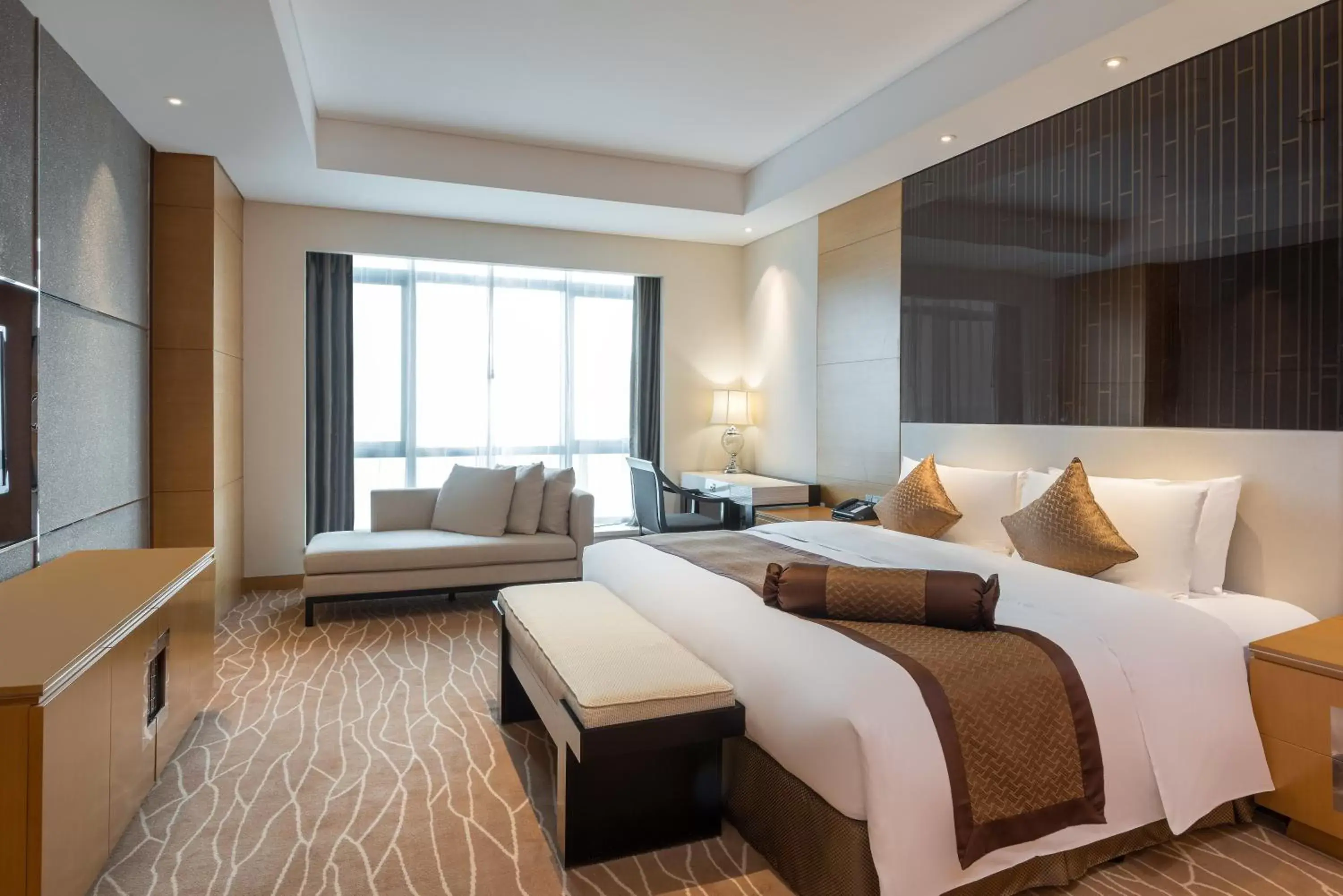 Photo of the whole room in Crowne Plaza Yangzhou, an IHG Hotel