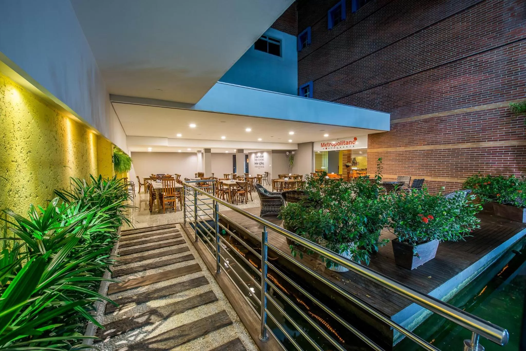 Restaurant/places to eat in Hotel Metropolitano