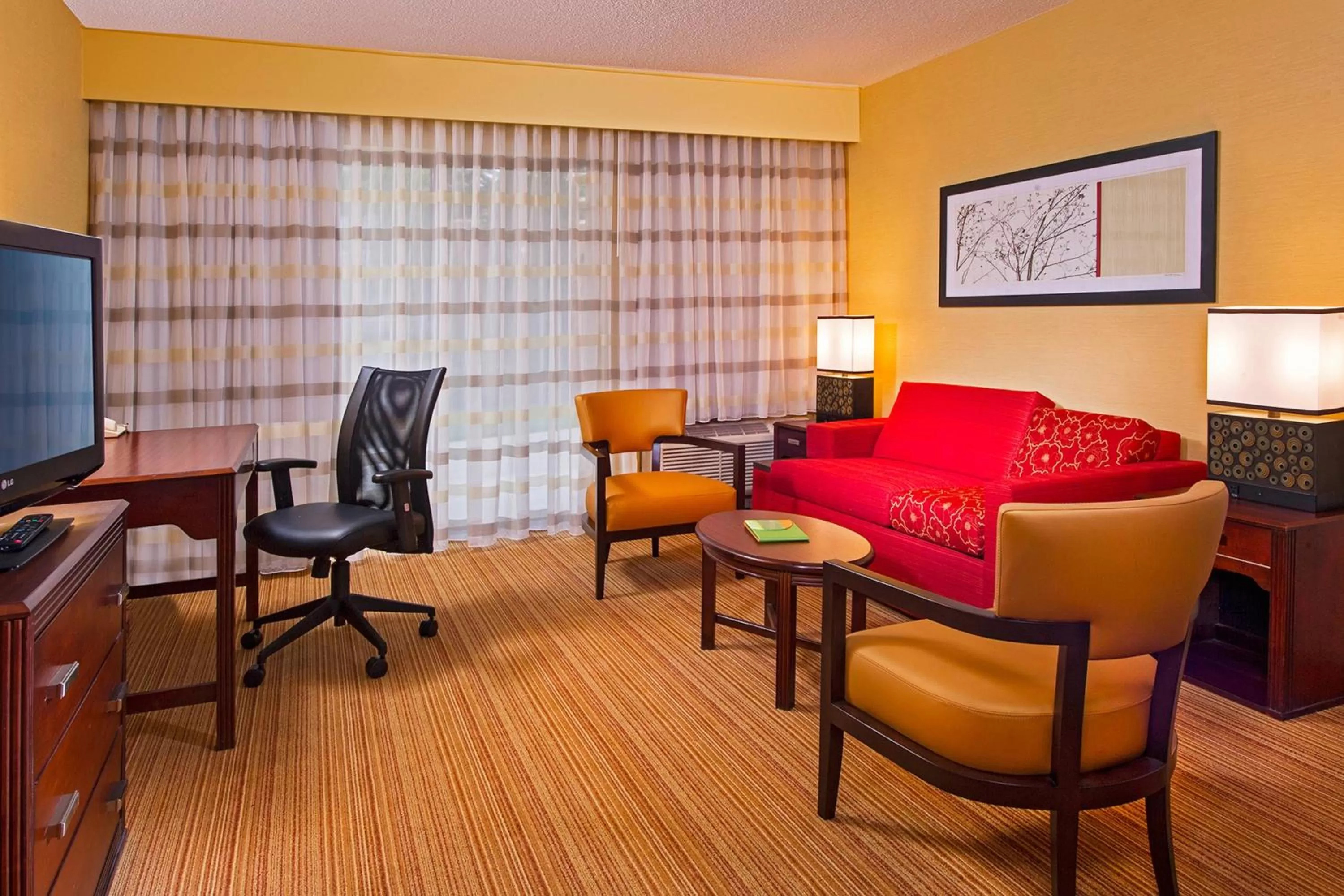 One-Bedroom King Suite with Sofa Bed  in Courtyard by Marriott Richmond Northwest