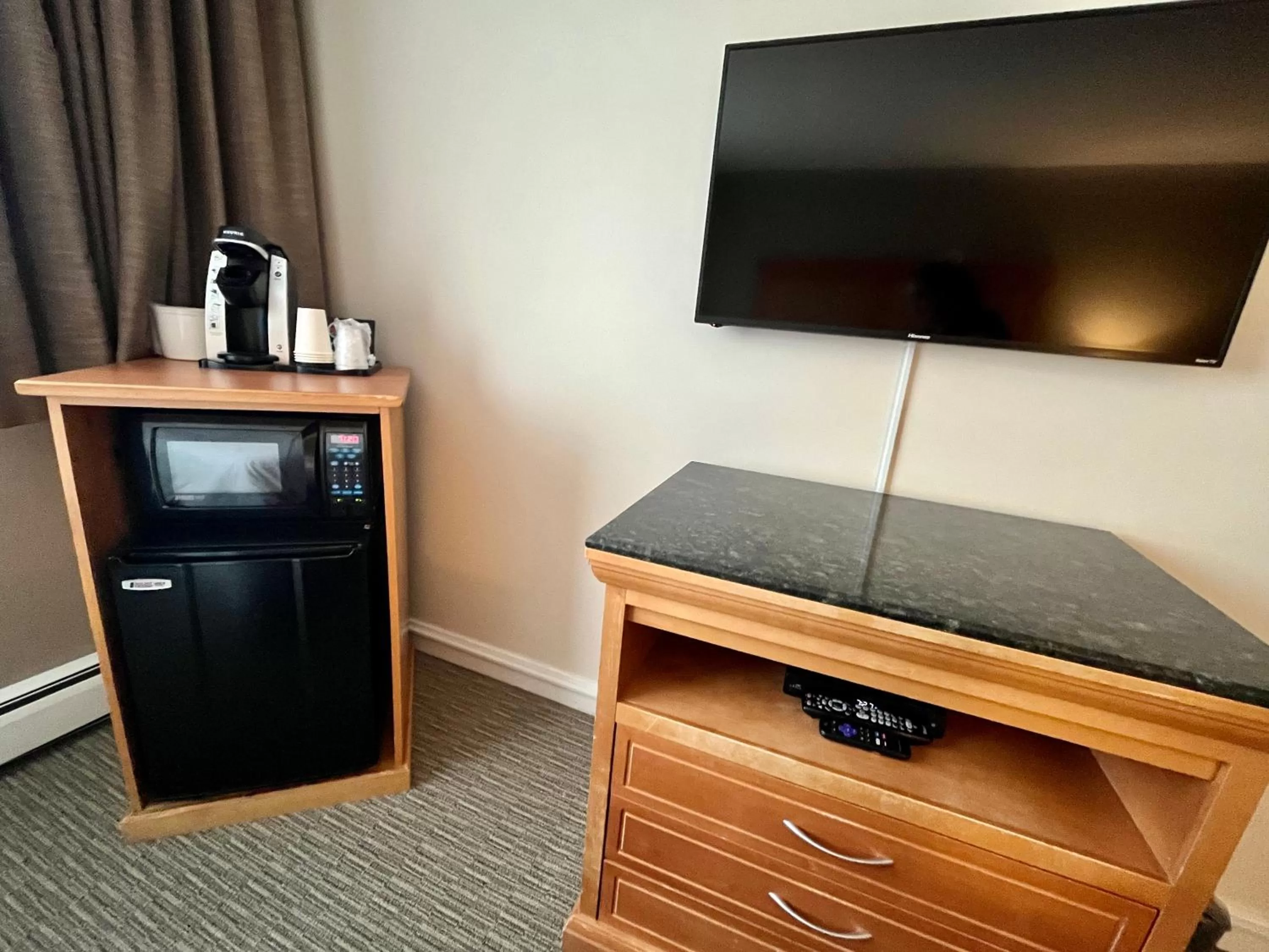 Coffee/tea facilities in Anavada Inn & Suites - Prince George