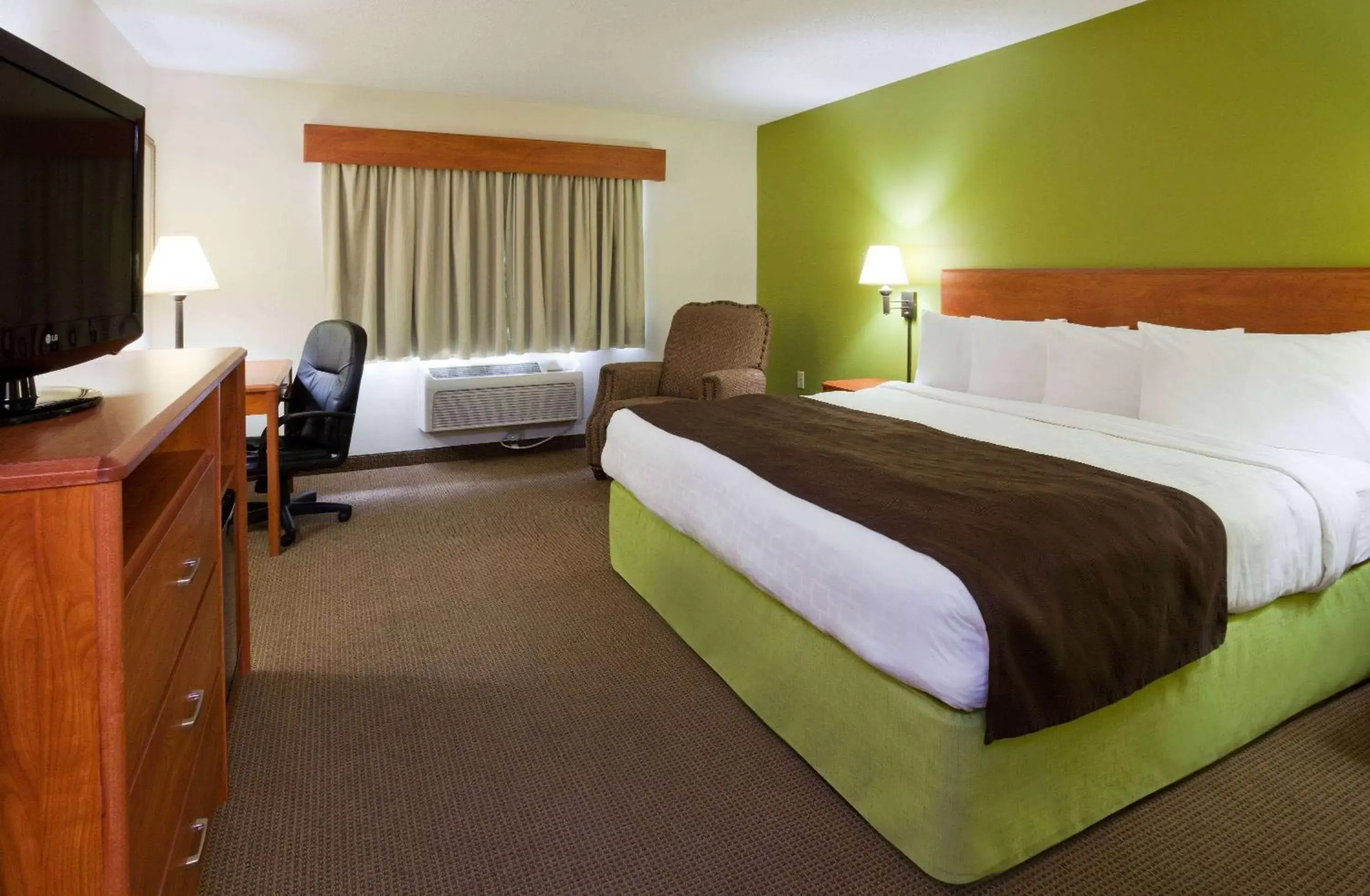 Photo of the whole room, Bed in AmericInn by Wyndham Thief River Falls