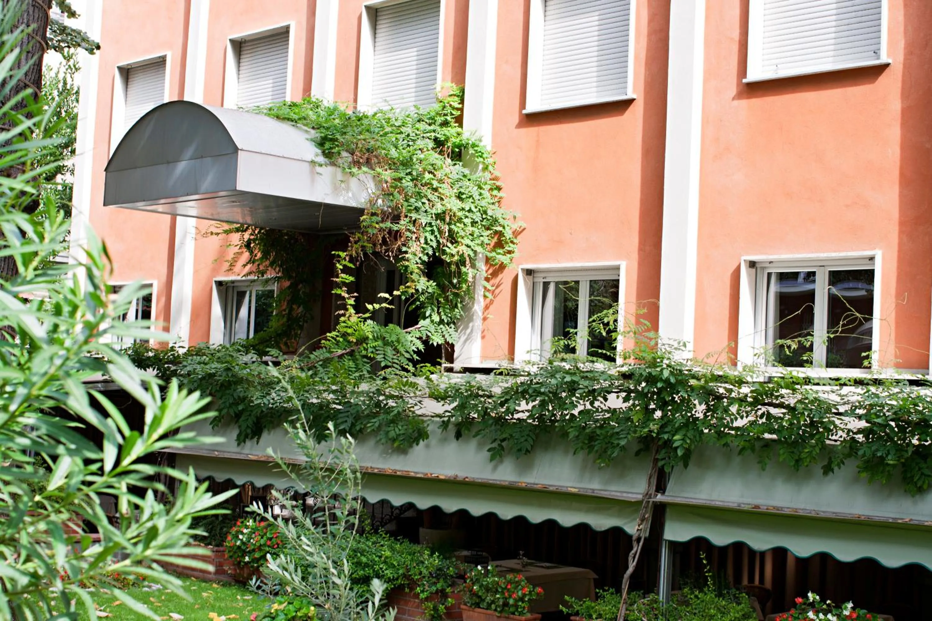 Facade/entrance in eco Hotel Milano & BioRiso Restaurant