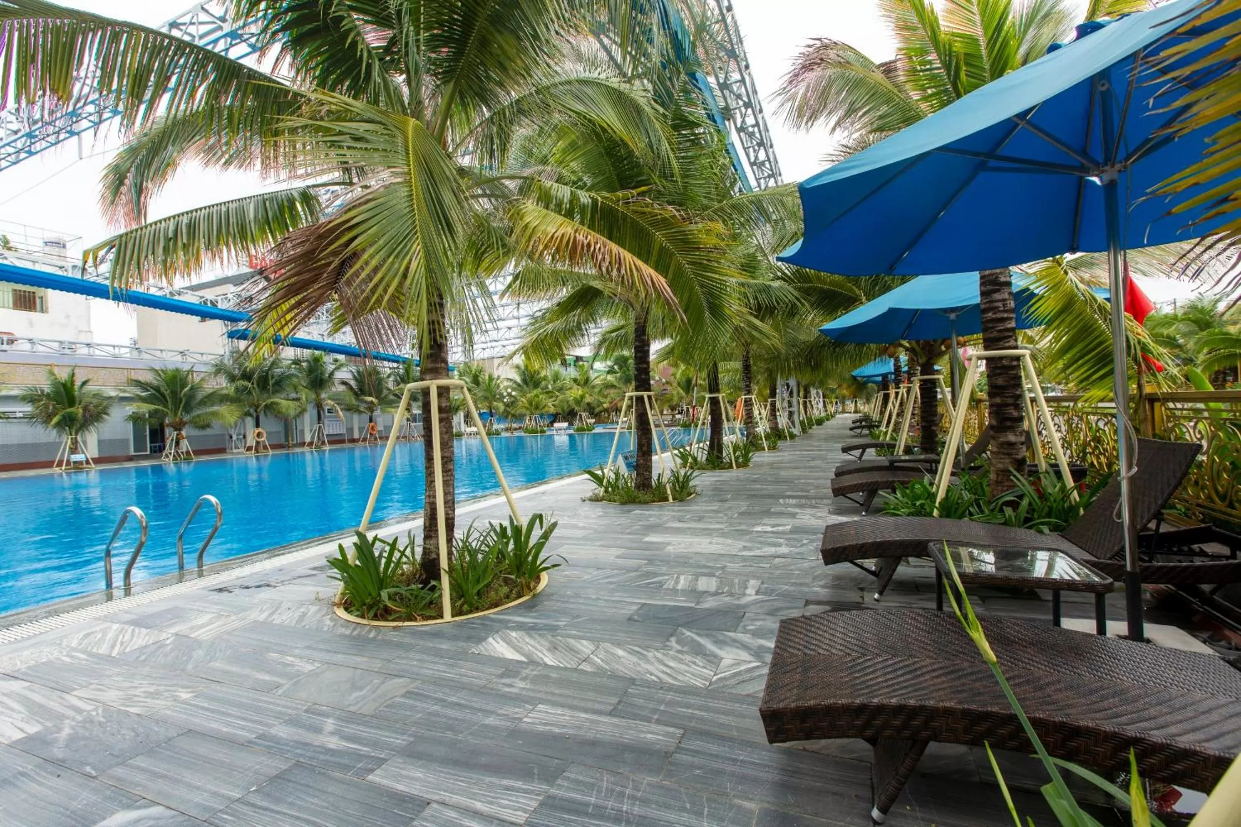 Patio, Swimming Pool in Hoang Hung Hotel