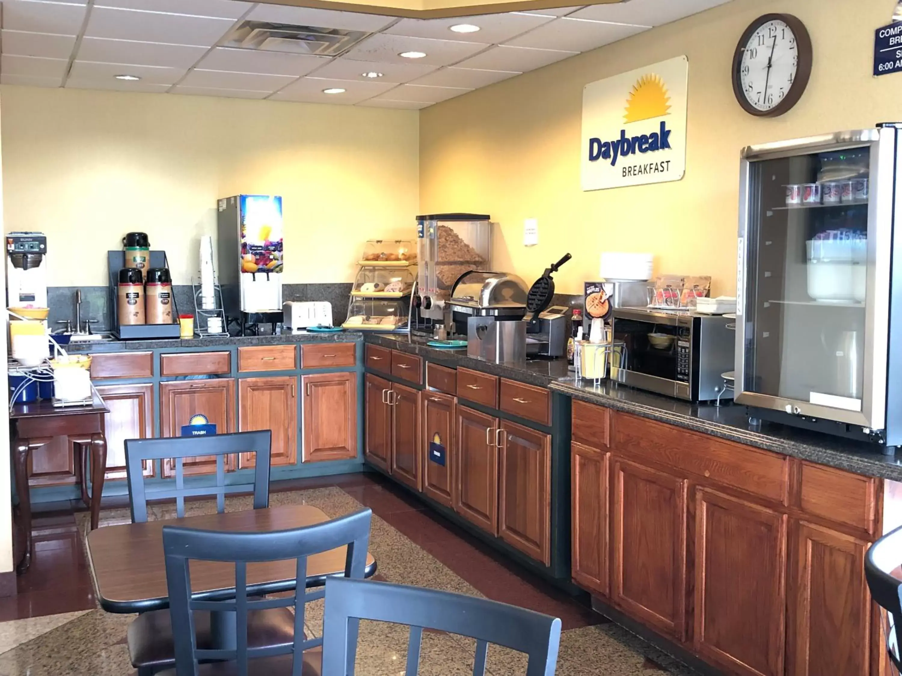 Breakfast, Restaurant/Places to Eat in Days Inn by Wyndham Franklin