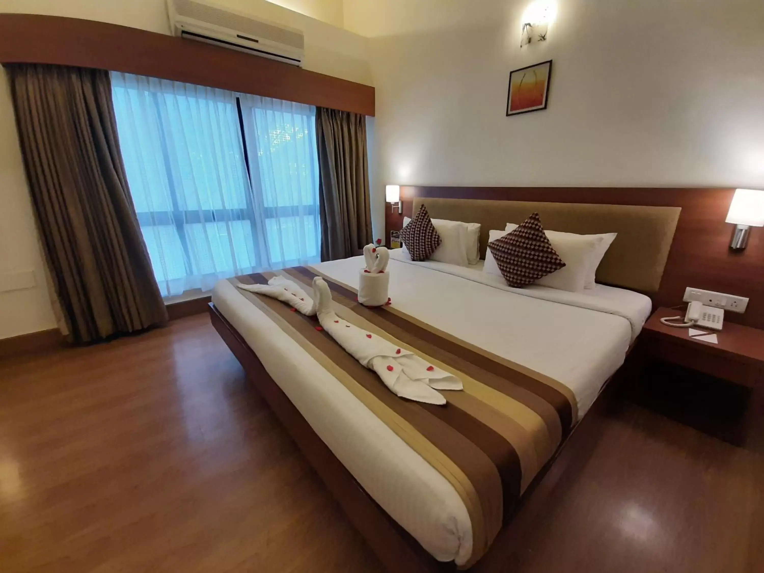 Bedroom, Bed in Hotel Phoenix Koregaon Park Bedroom, Bed in Hotel Phoenix Koregaon Park