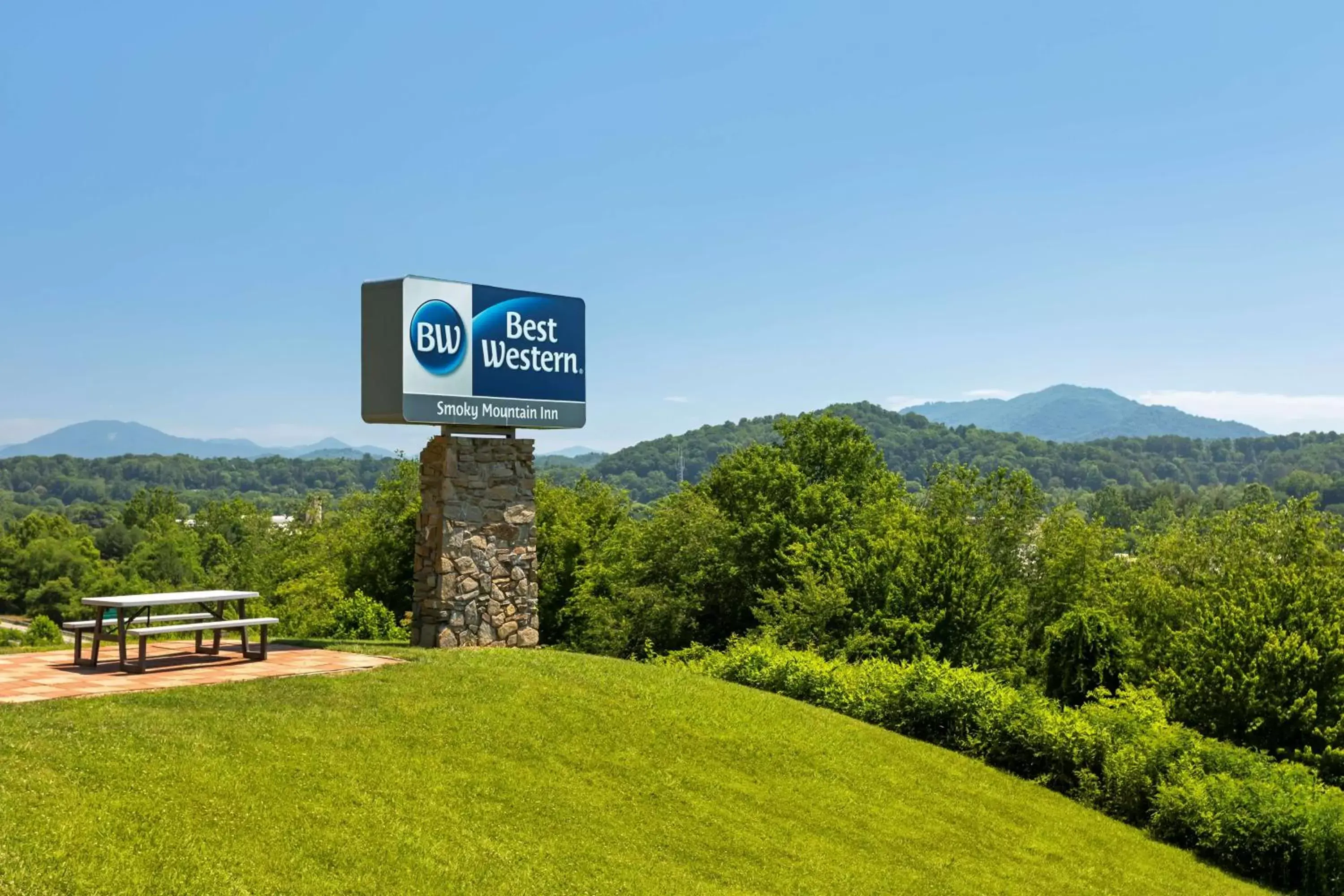 Property building in Best Western Smoky Mountain Inn