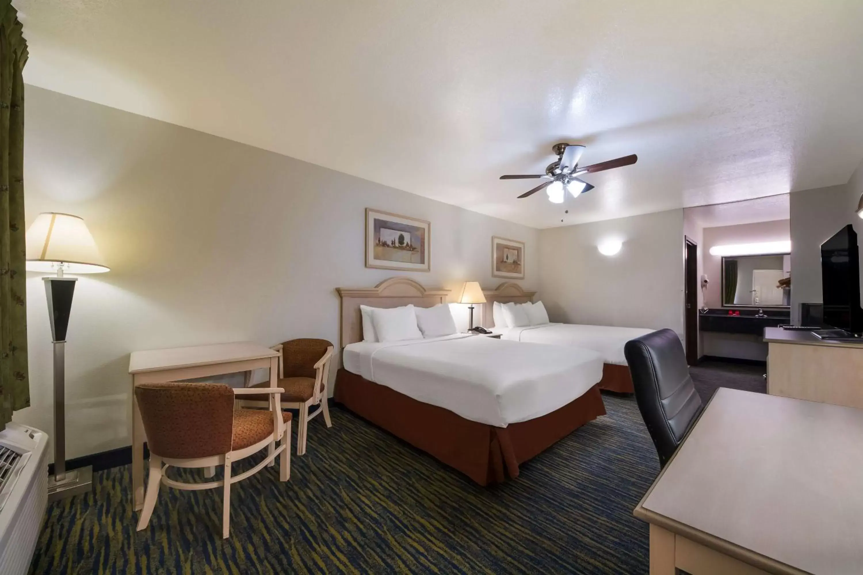 Bedroom, Bed in SureStay Hotel by Best Western Falfurrias