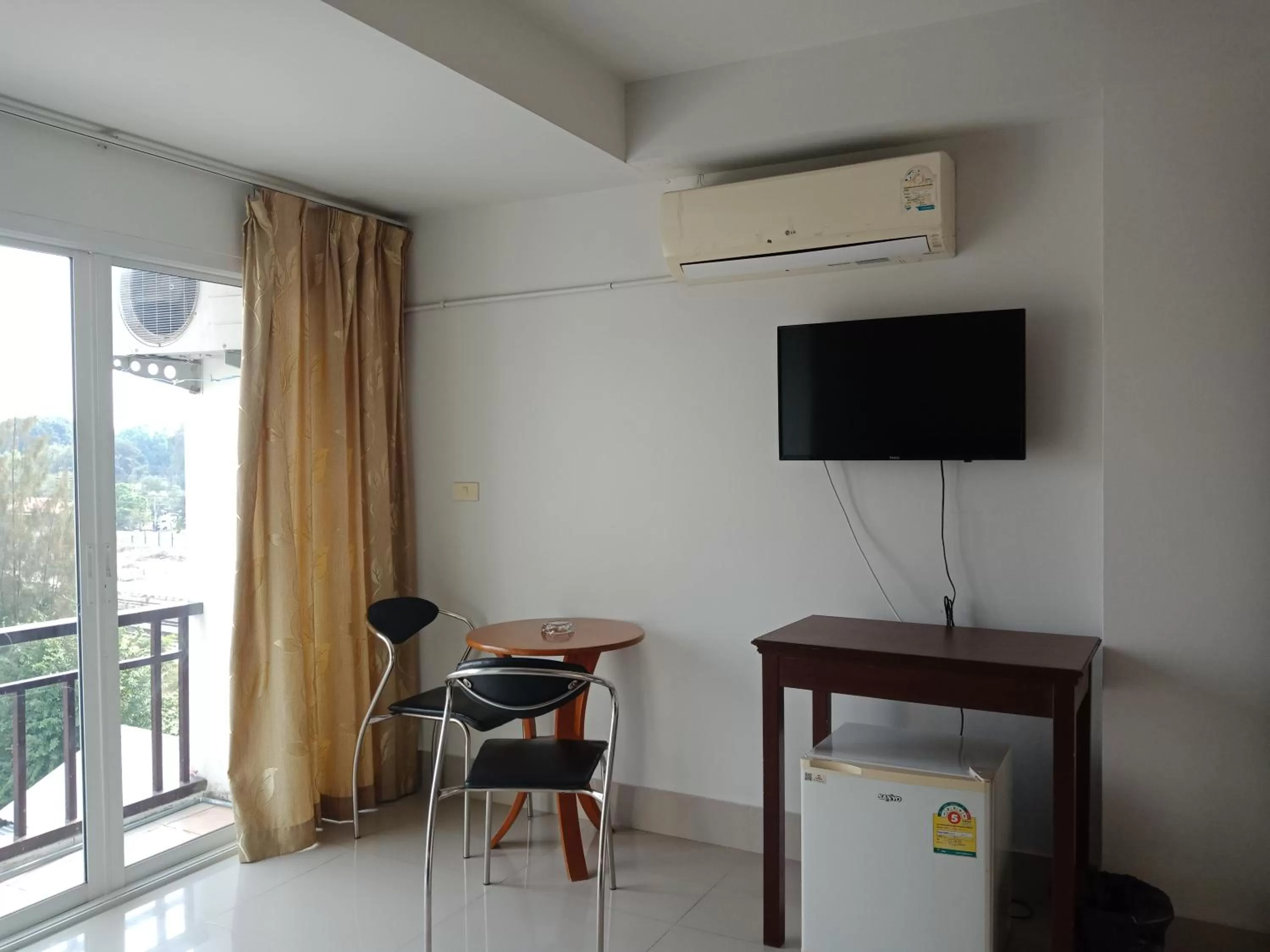 TV/Entertainment Center in Baanpak Sam Anong