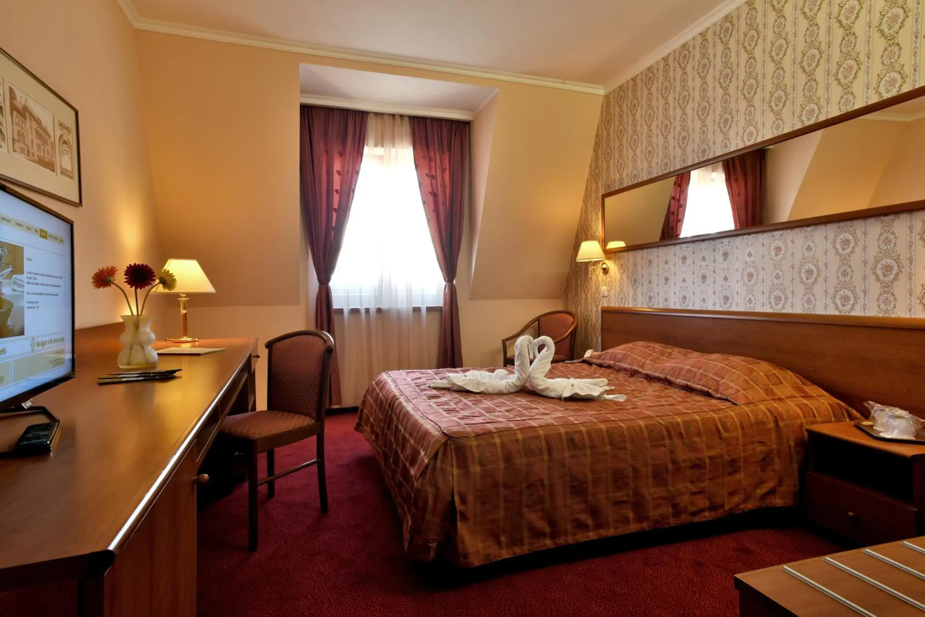 Photo of the whole room in Hotel Brasov