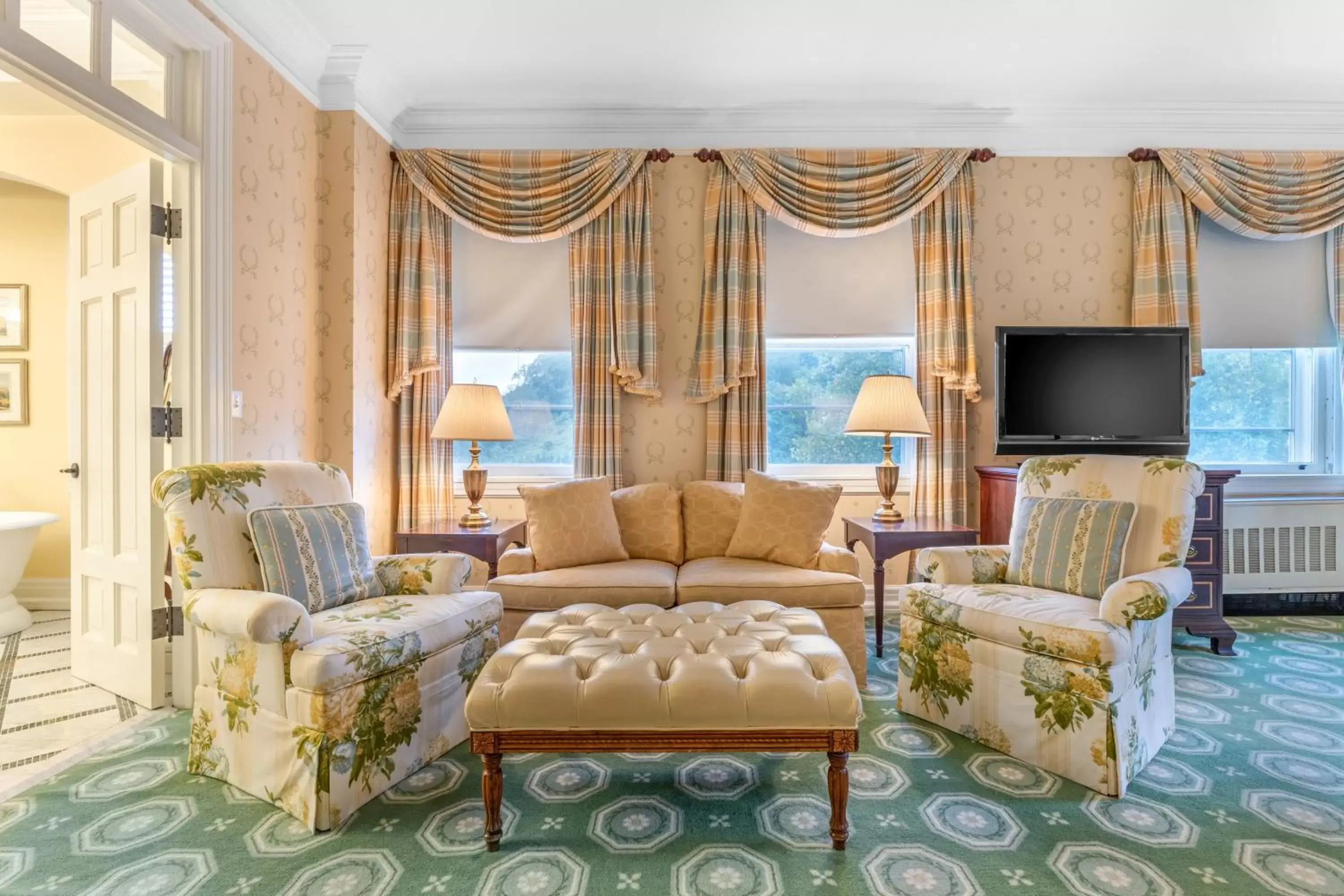 Bedroom, Seating Area in The Omni Homestead Resort