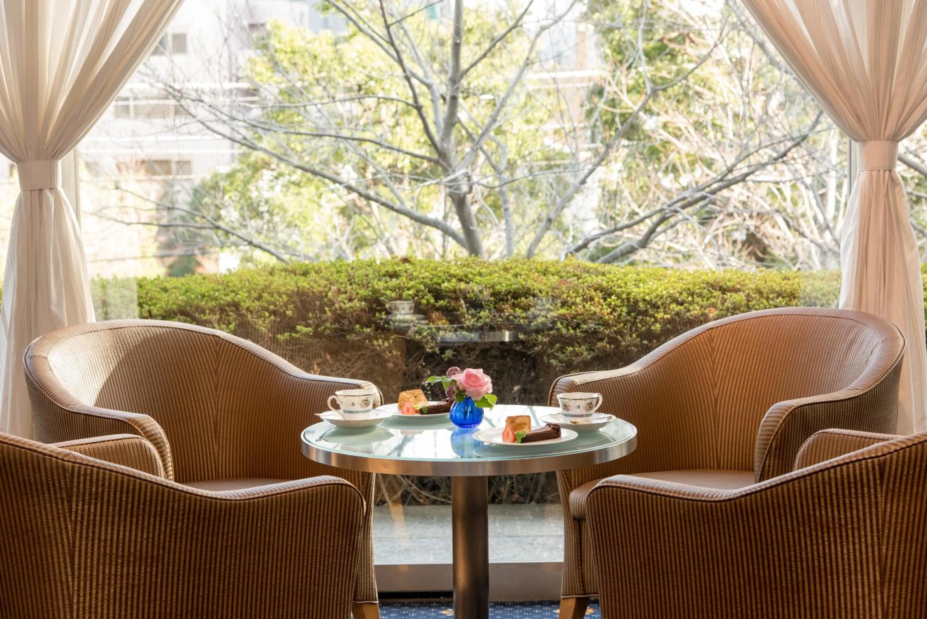 Lounge or bar in Toshi Center Hotel