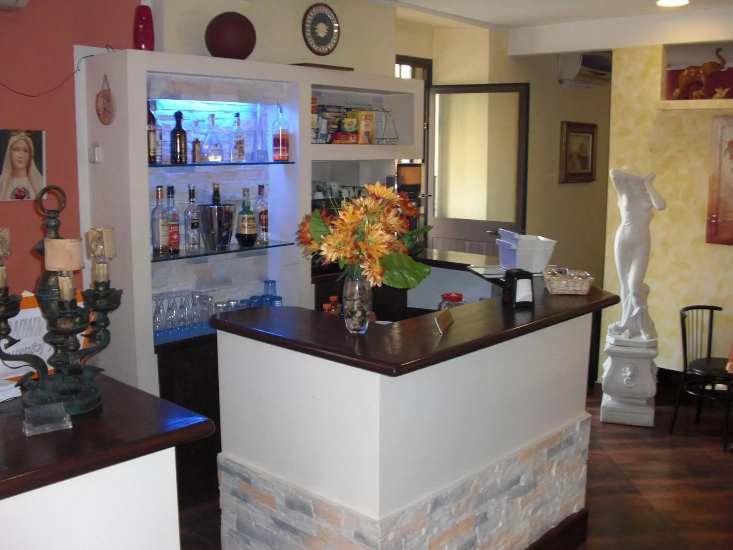 Staff, Lounge/Bar in Hotel Legnano