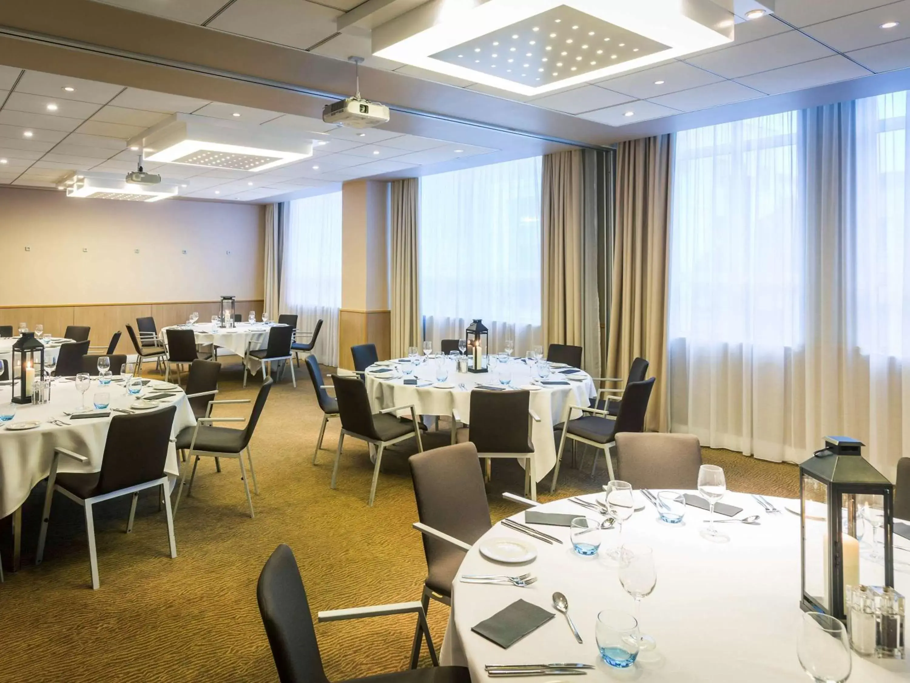 Other, Restaurant/Places to Eat in Novotel Reading Centre