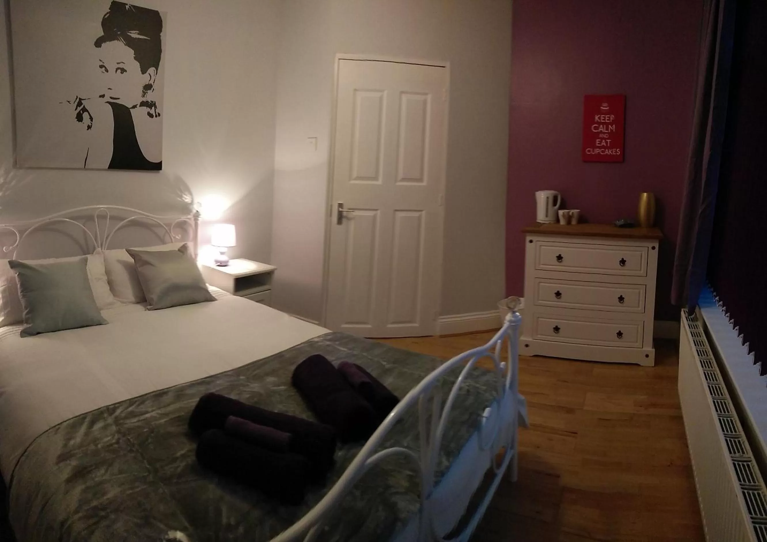 Decorative detail, Bed in Old Trafford Guest House